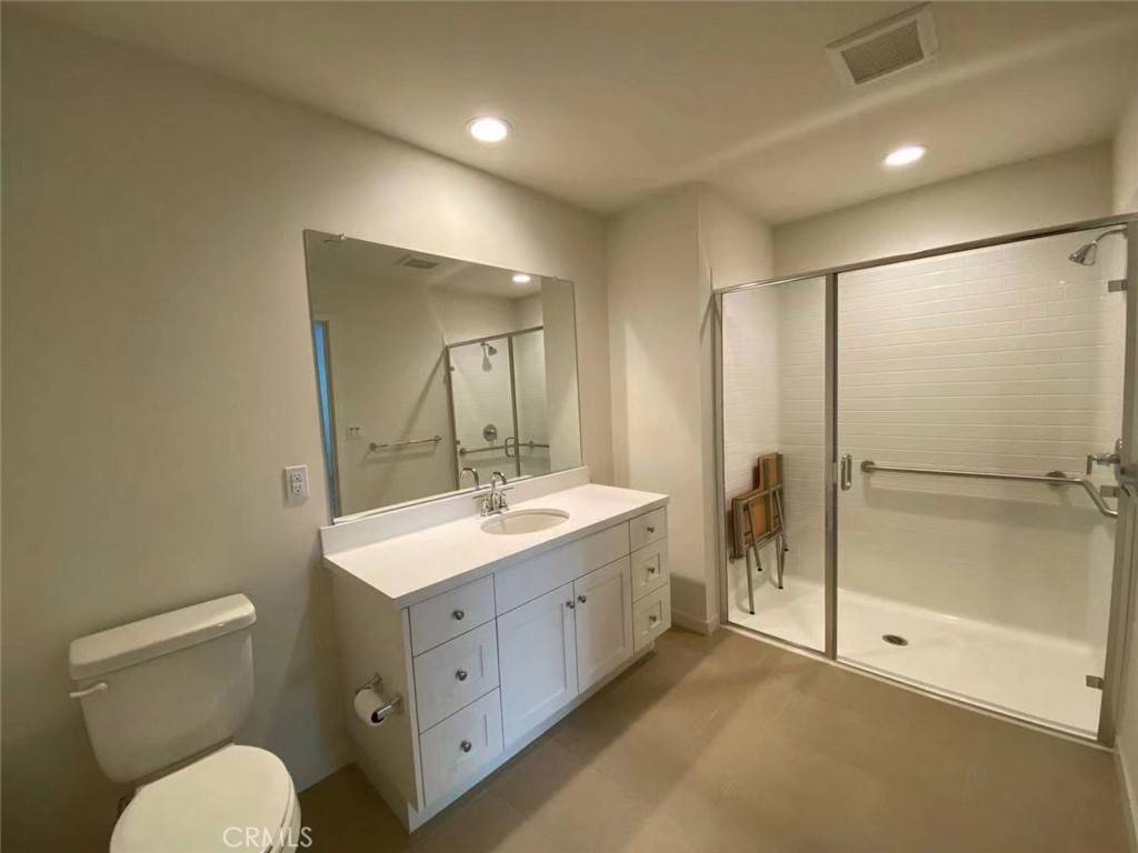 Irvine, CA 92618,143 Frame