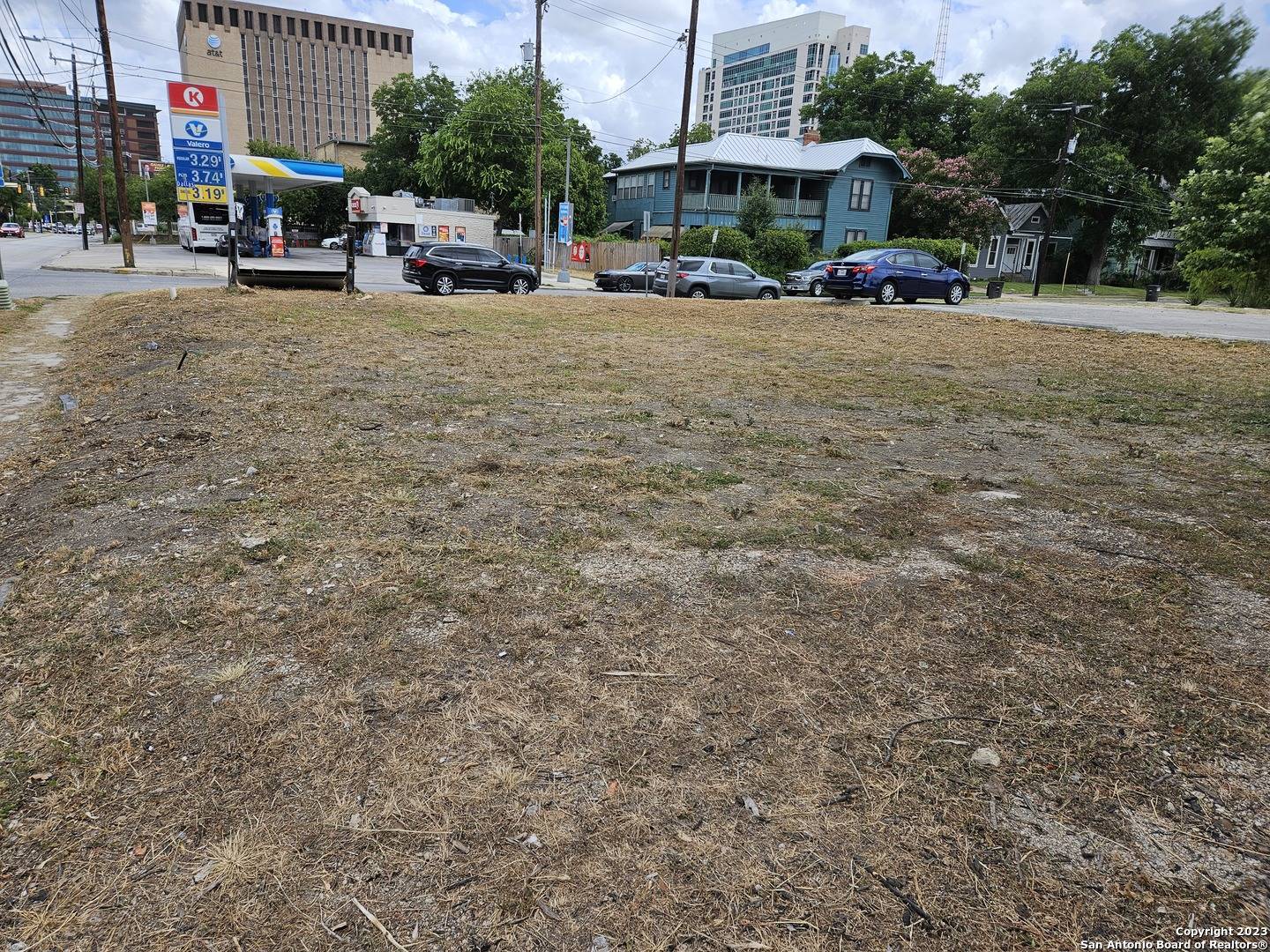 San Antonio, TX 78215,423 Dallas St