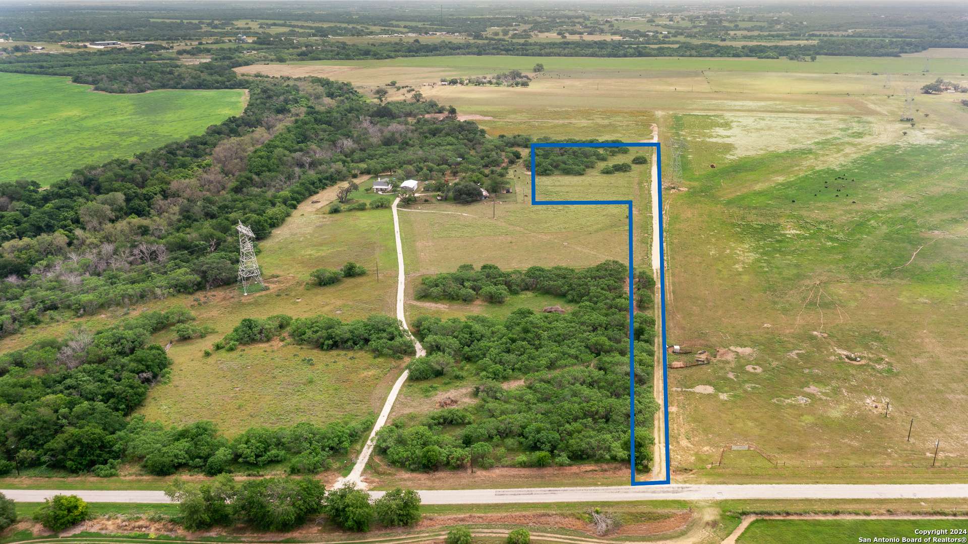 Floresville, TX 78114,1467 County Road 120 Unit B