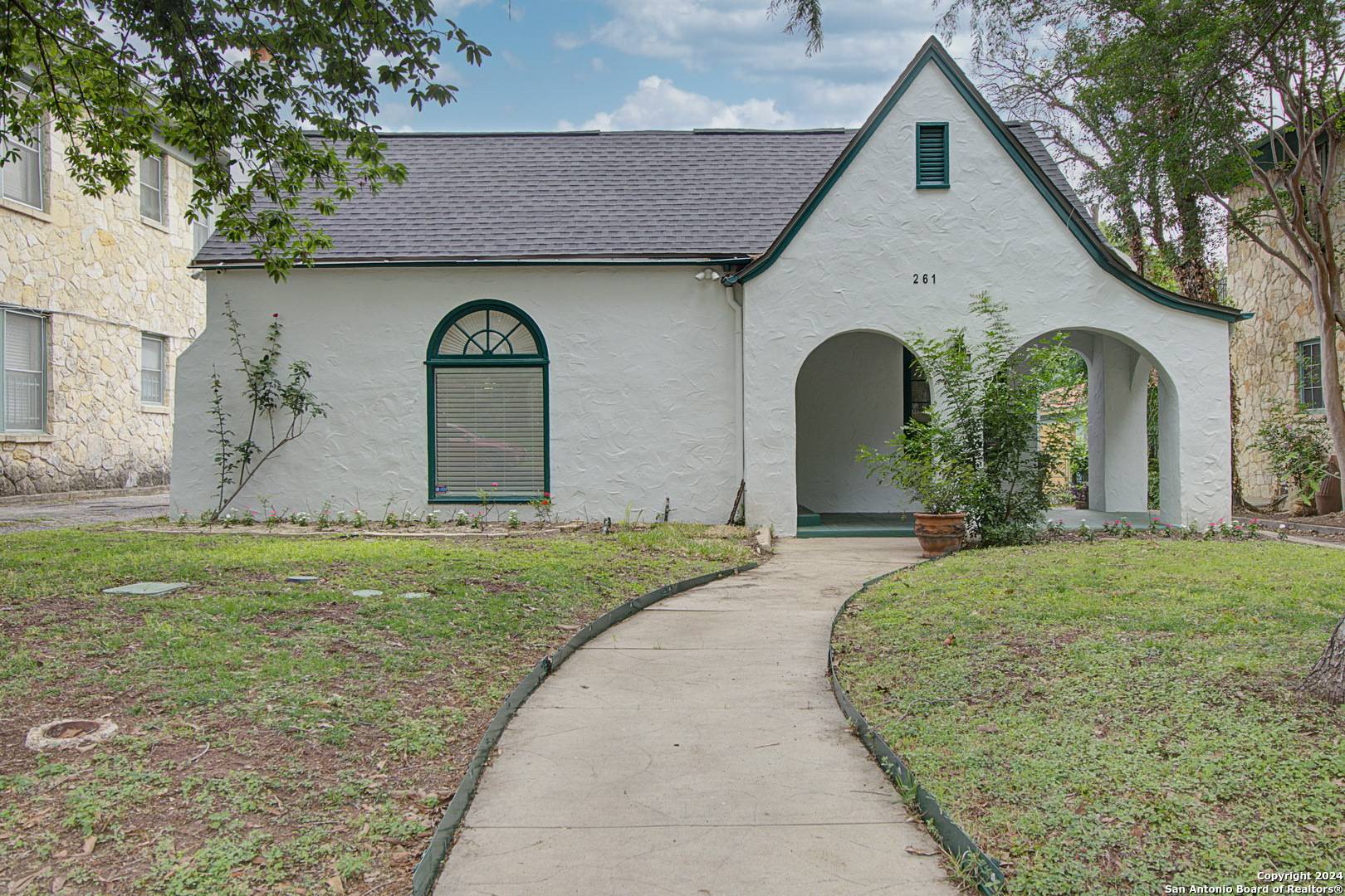 San Antonio, TX 78212,261 ROSEWOOD AVE
