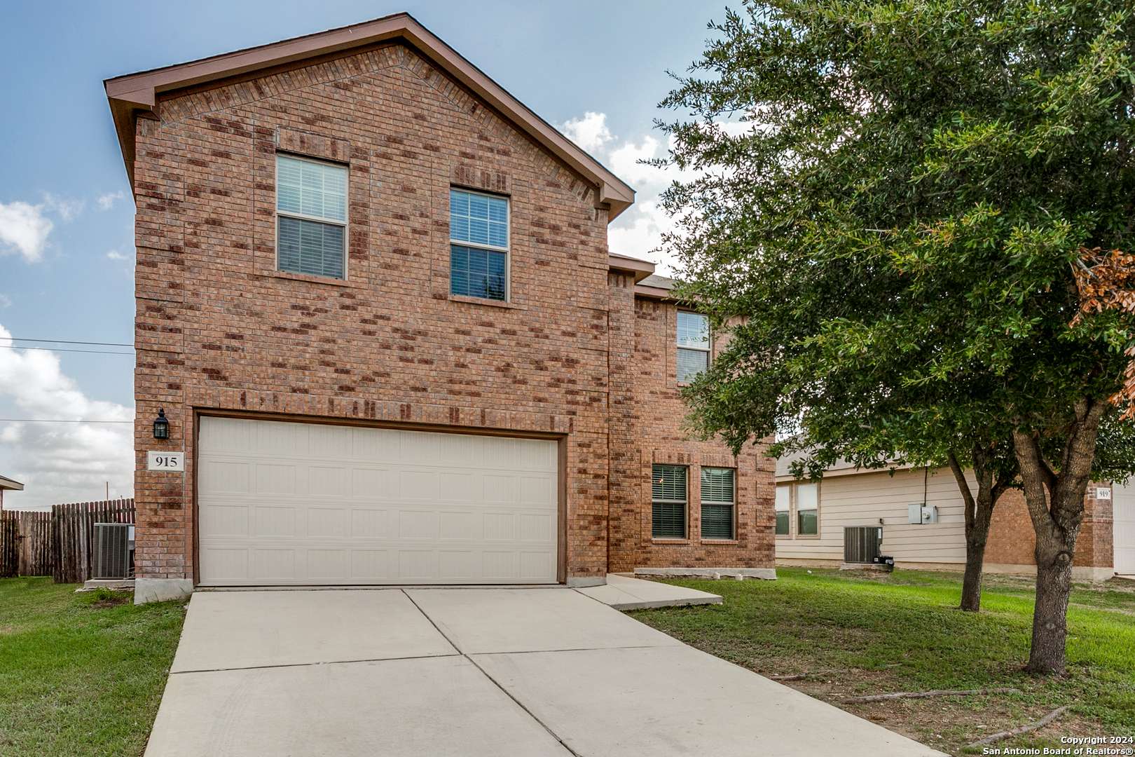 San Antonio, TX 78221,915 Three Wood Way