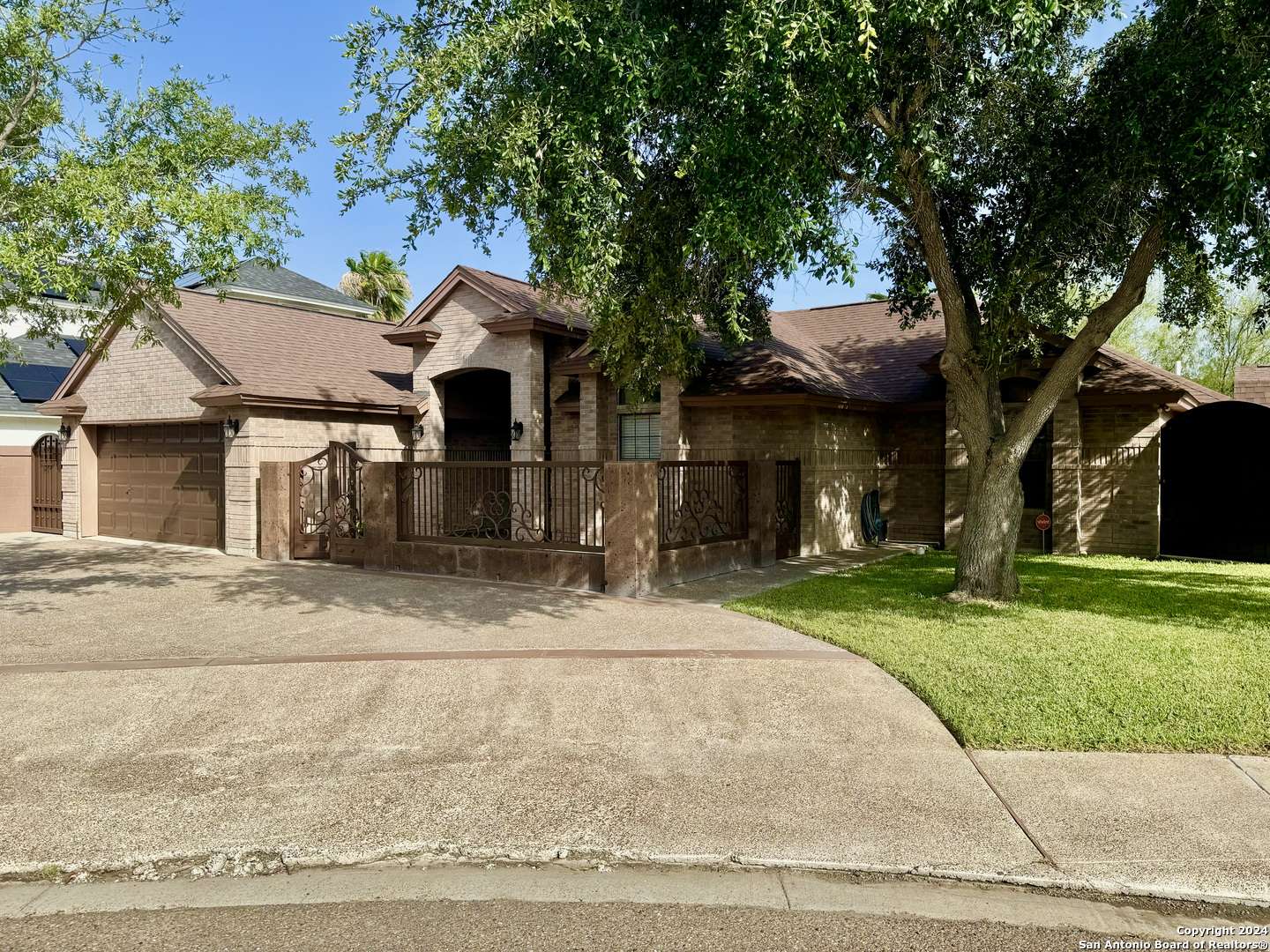 Laredo, TX 78045,1240 whisper hill