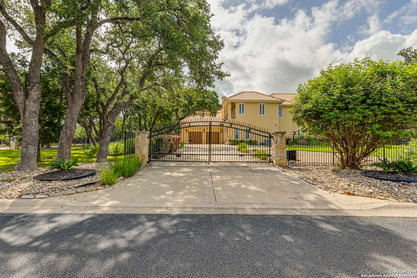 New Braunfels, TX 78132-3651,10206 OAK FOREST