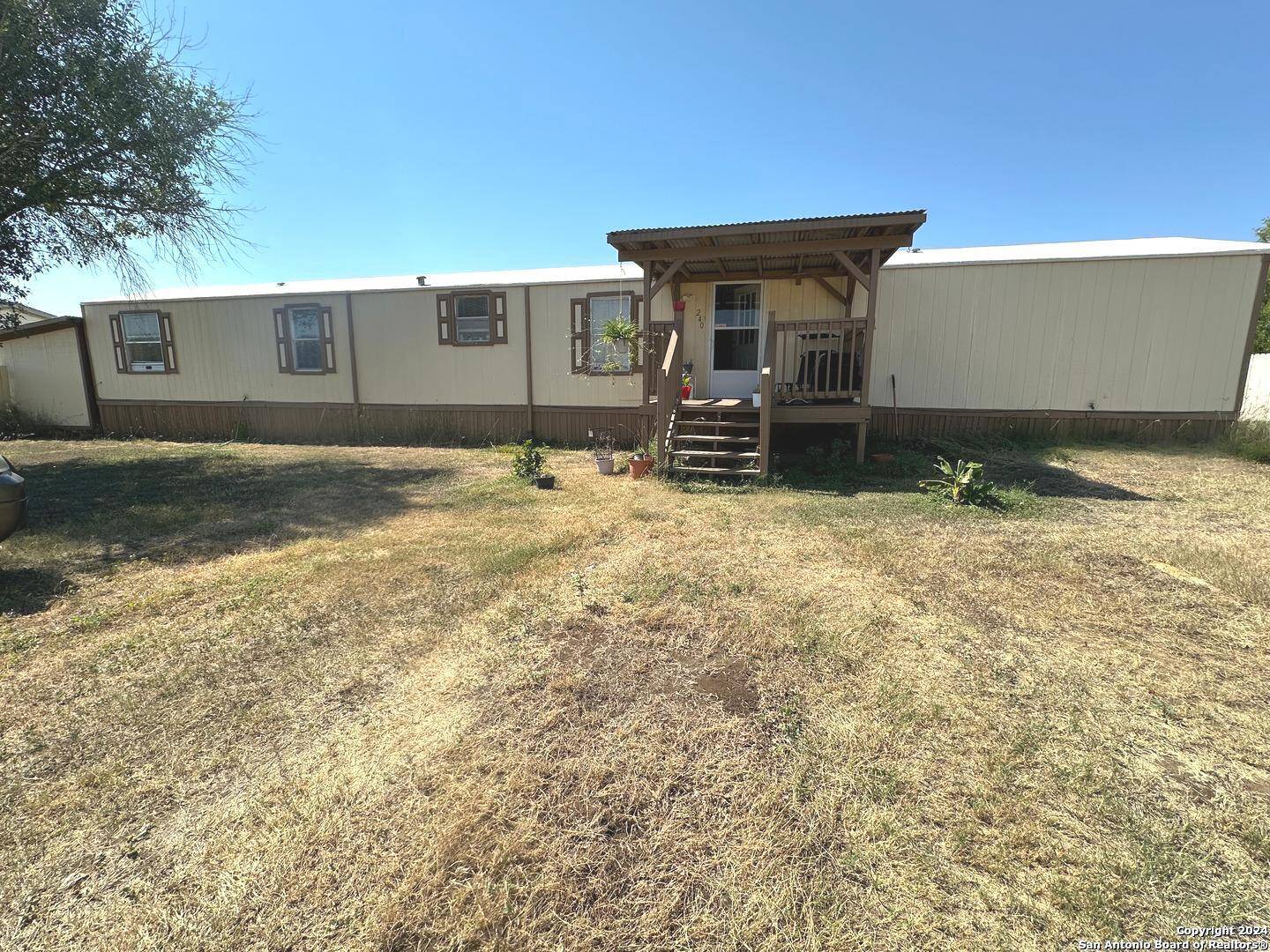 Pleasanton, TX 78064-6806,240 LAKEVIEW