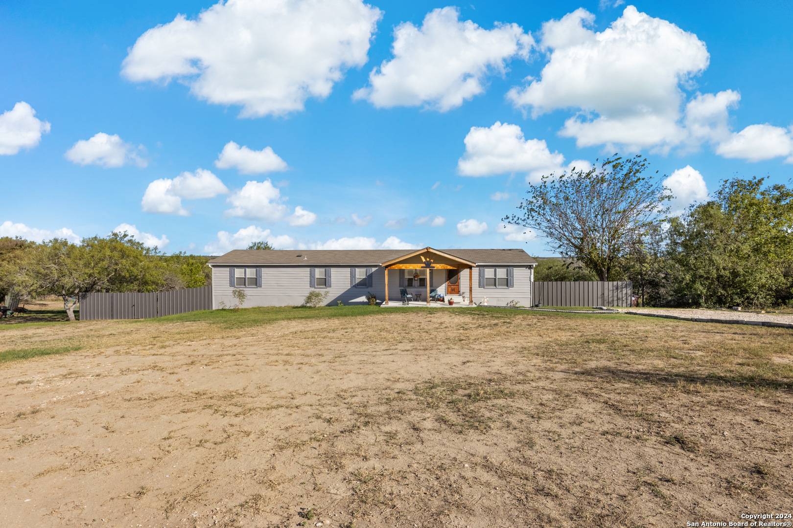 Castroville, TX 78009-1929,339 COUNTY ROAD 5631