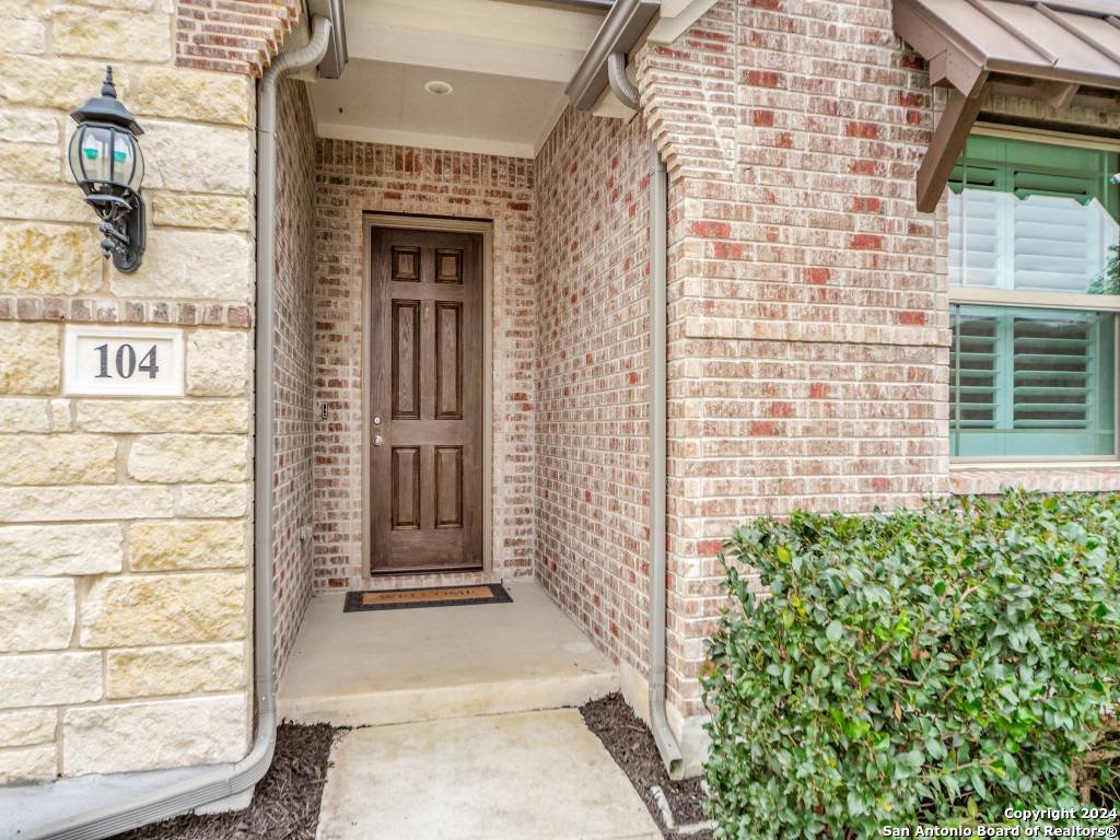 Boerne, TX 78006-2177,104 TELFORD WAY