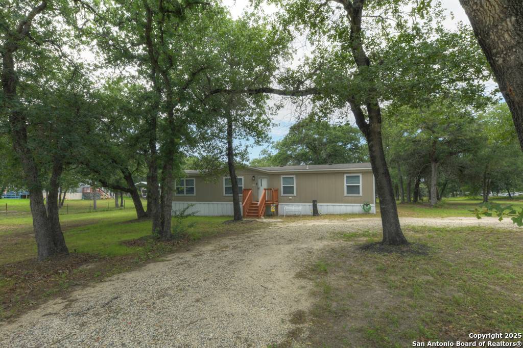 La Vernia, TX 78121,268 oak view
