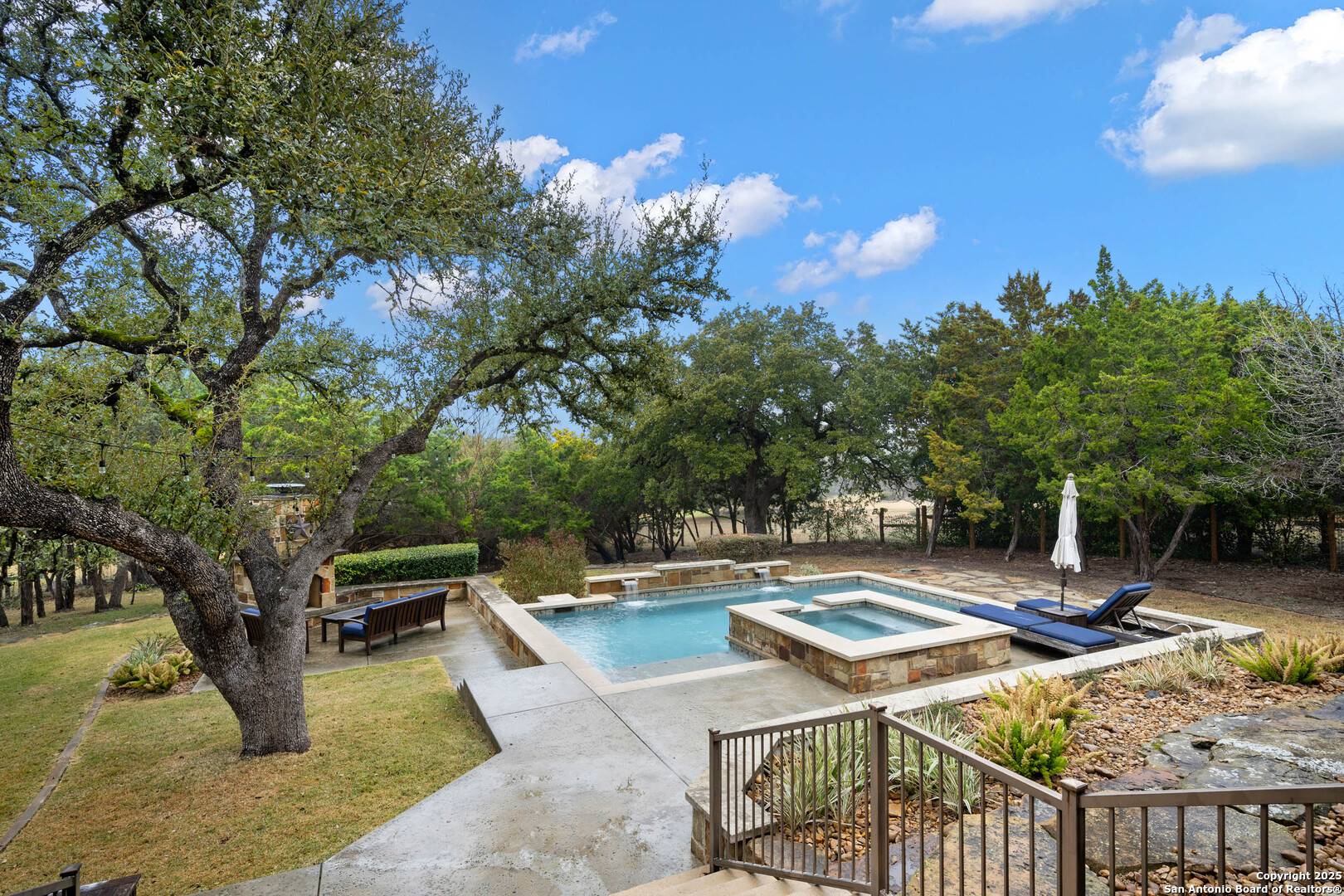 Boerne, TX 78006-9276,118 LEDGE SPGS
