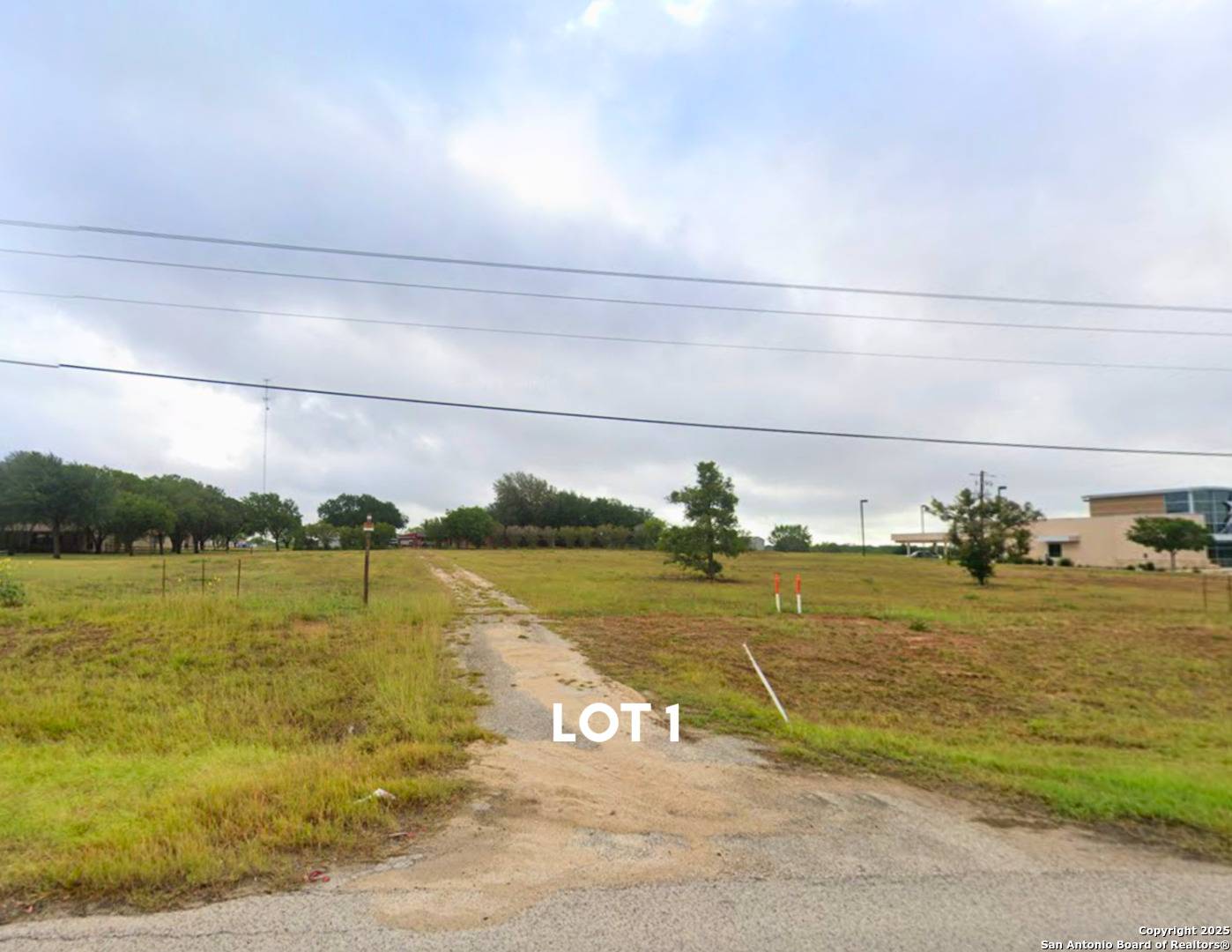 Floresville, TX 78114,.96 AC LOT 1 US Hwy 181
