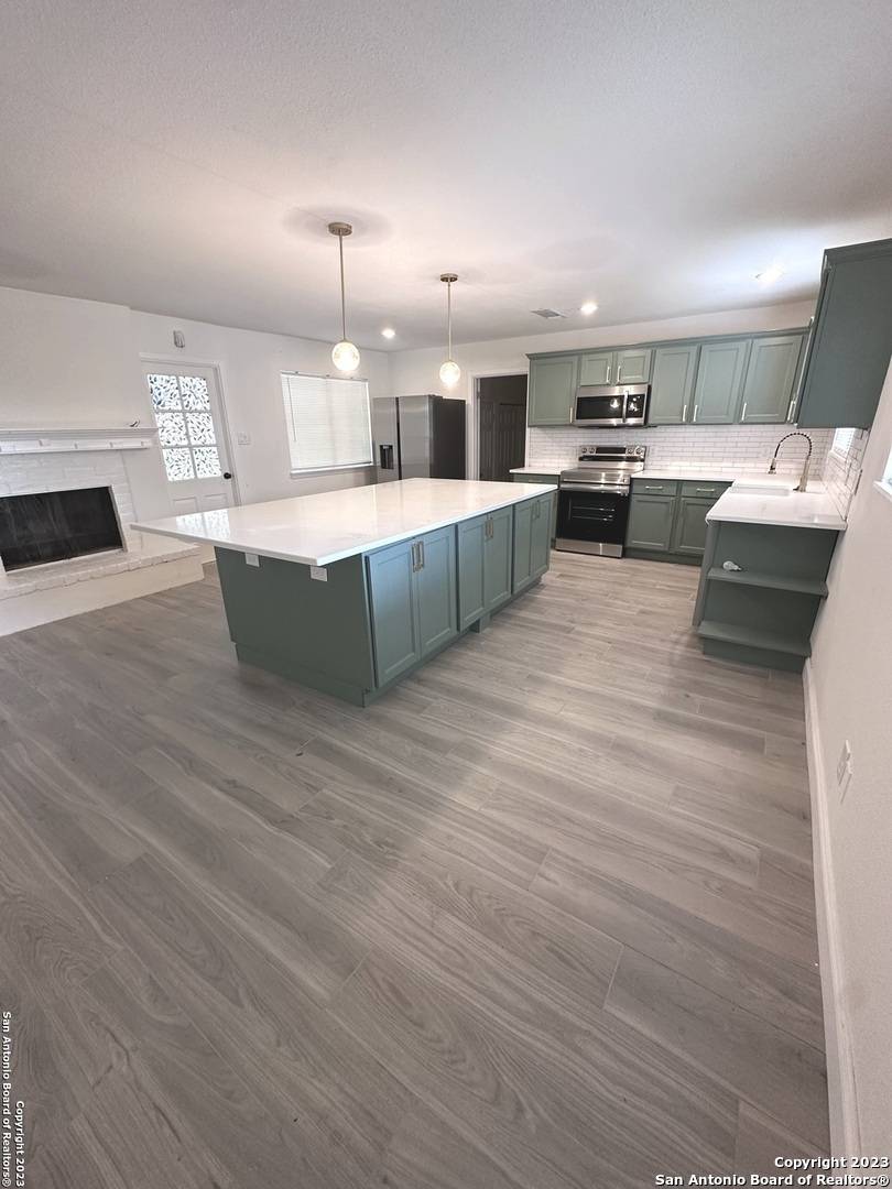 San Antonio, TX 78255,7613 green glen