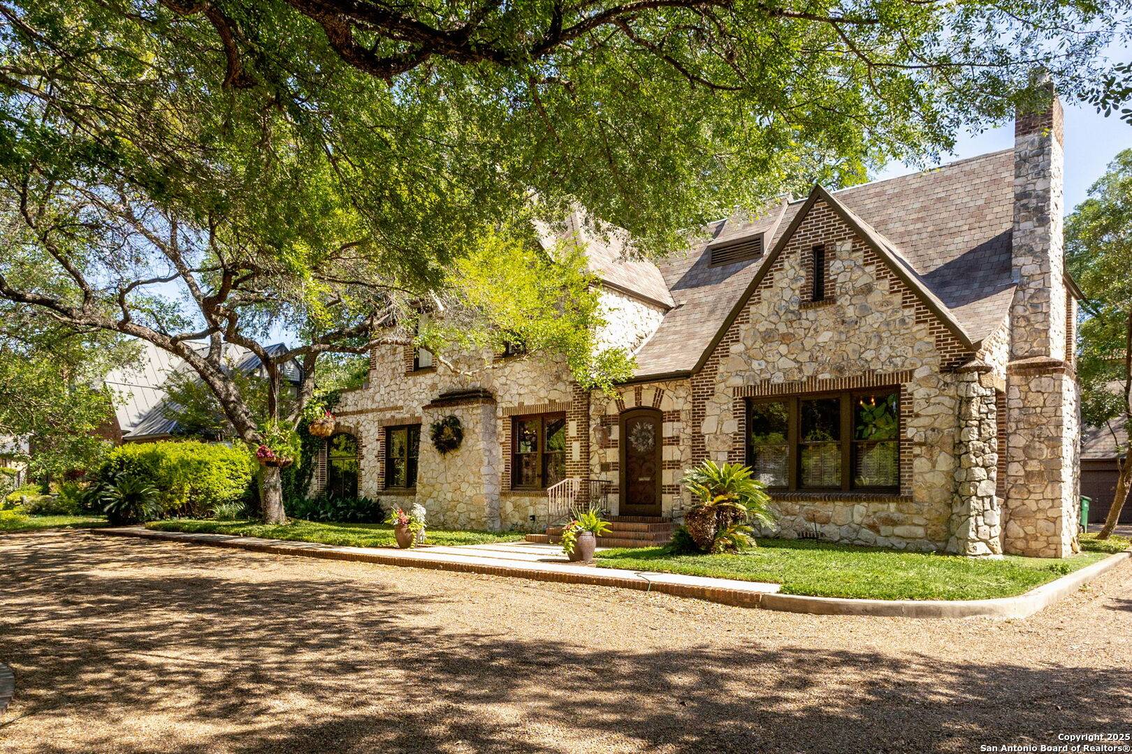 San Antonio, TX 78212,422 Hildebrand
