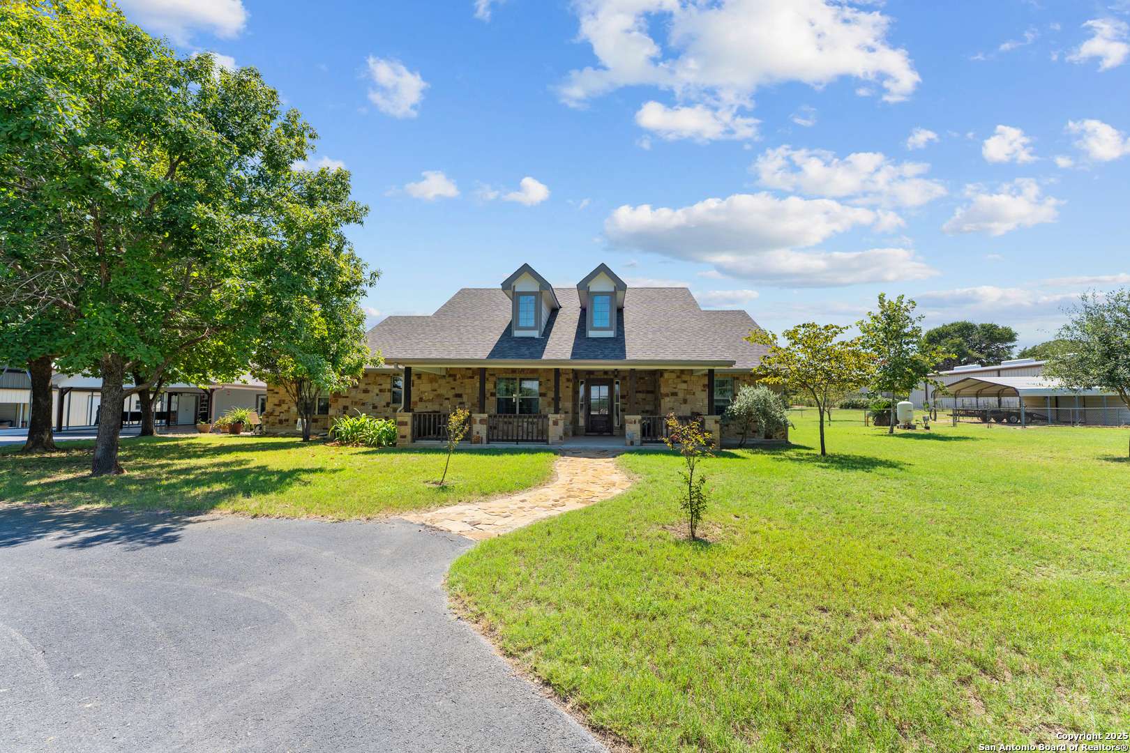La Vernia, TX 78121,104 Woodcreek