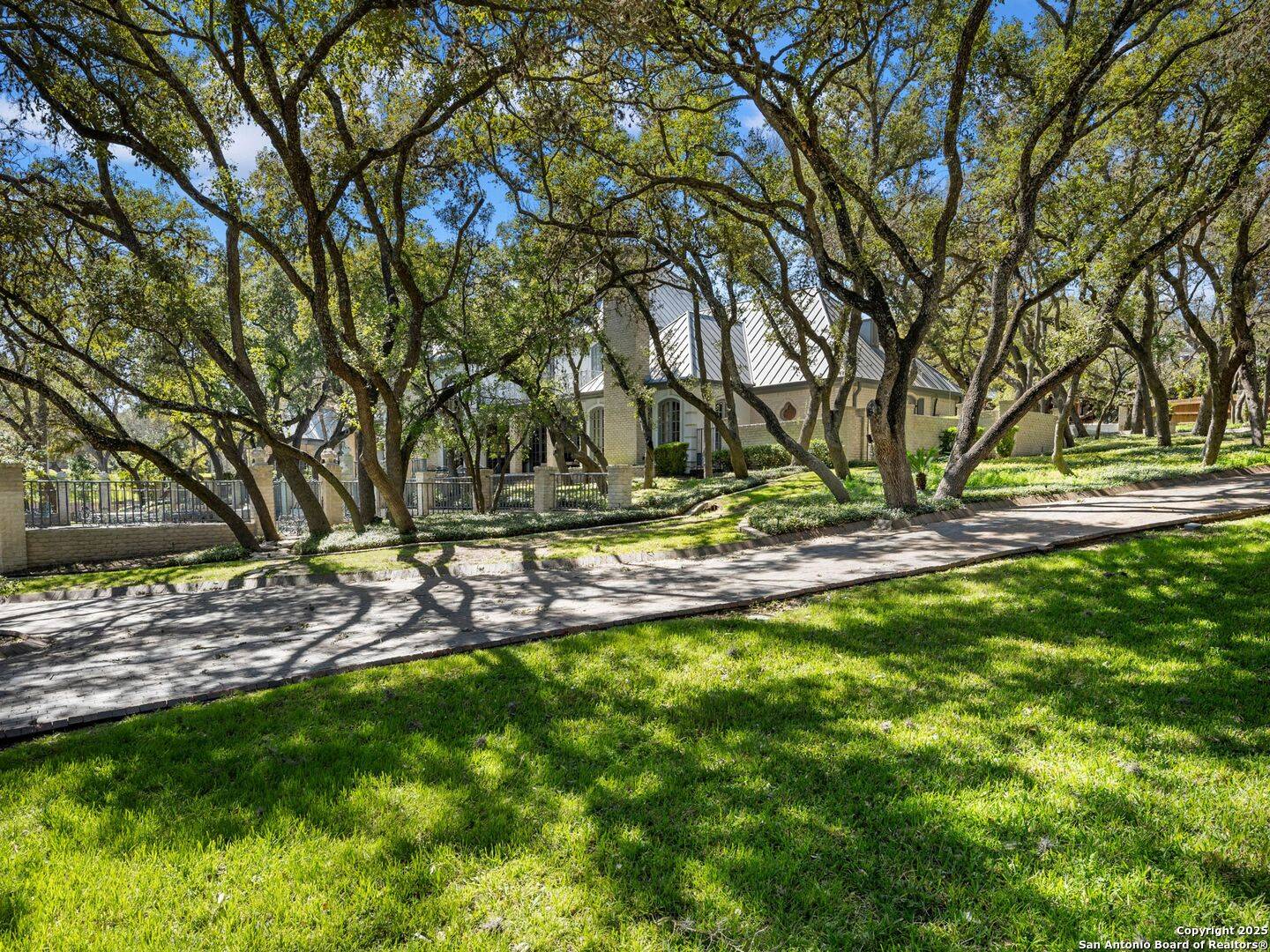 San Antonio, TX 78230,7 Lazy Hollow