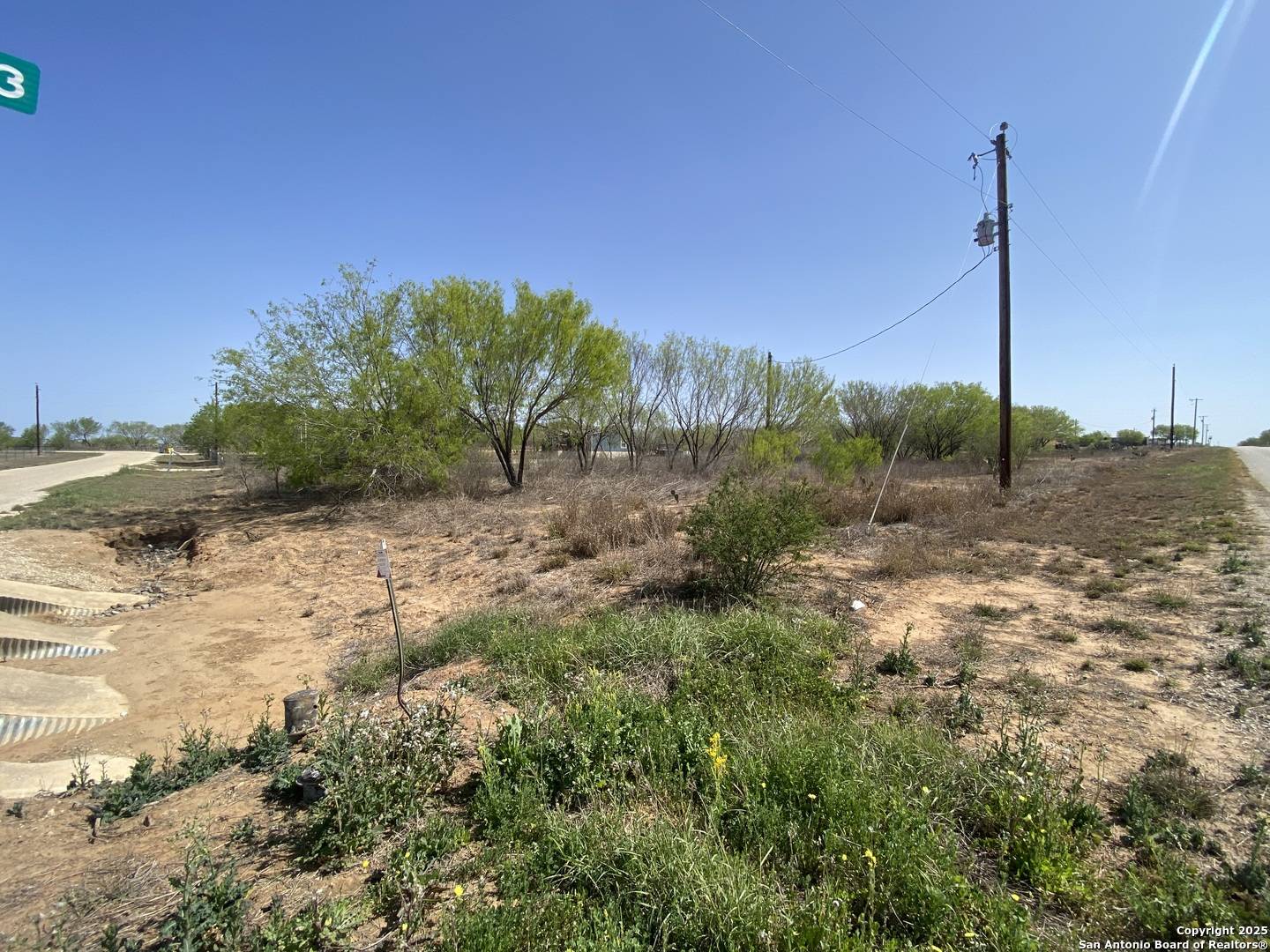 Devine, TX 78016,105 cr 2667