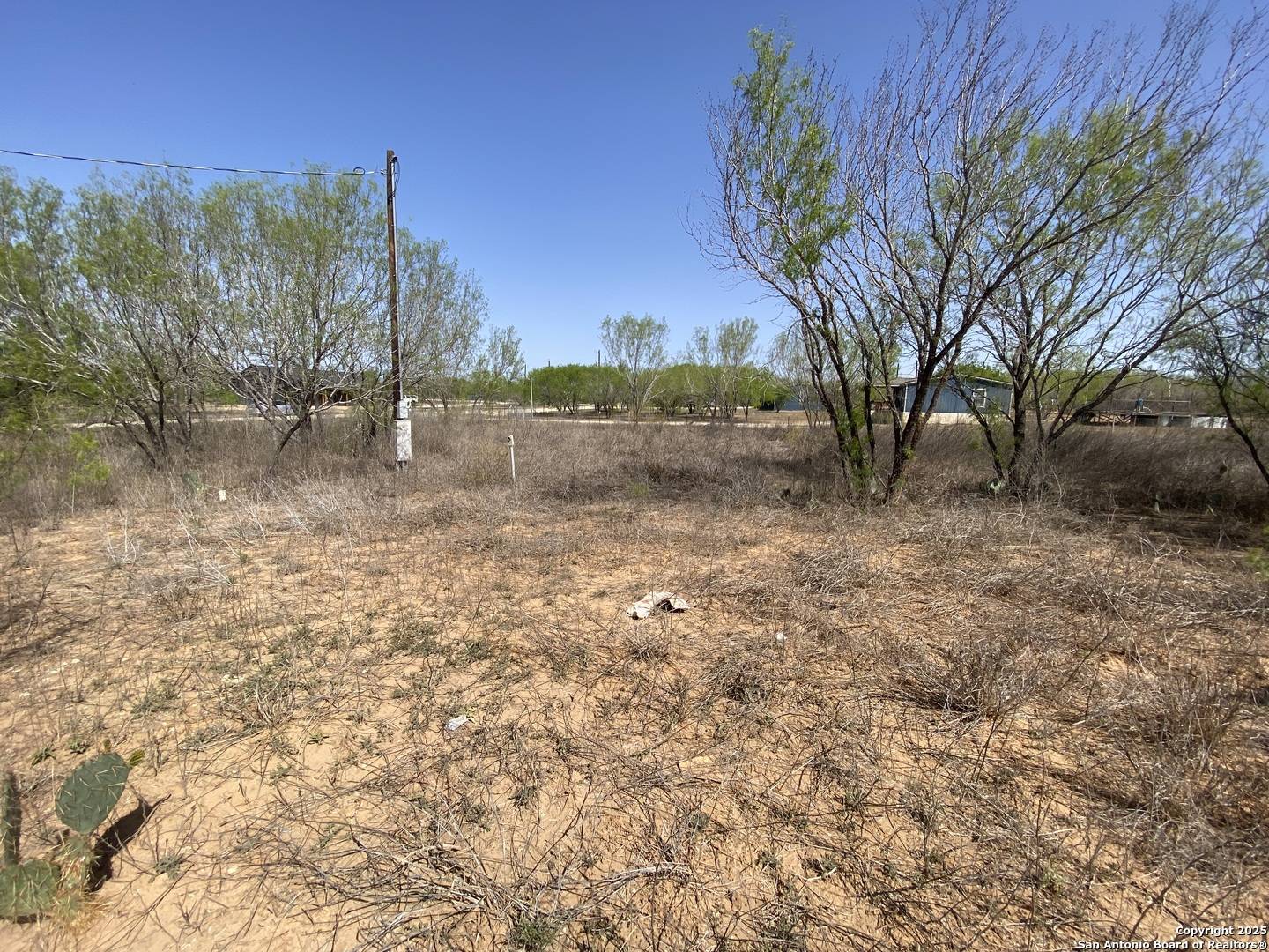 Devine, TX 78016,105 cr 2667