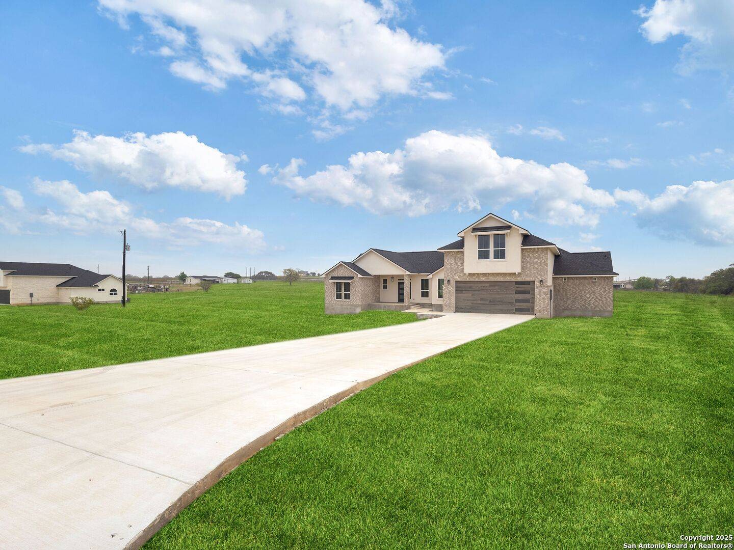 La Vernia, TX 78121,197 LAKE VIEW CIRCLE