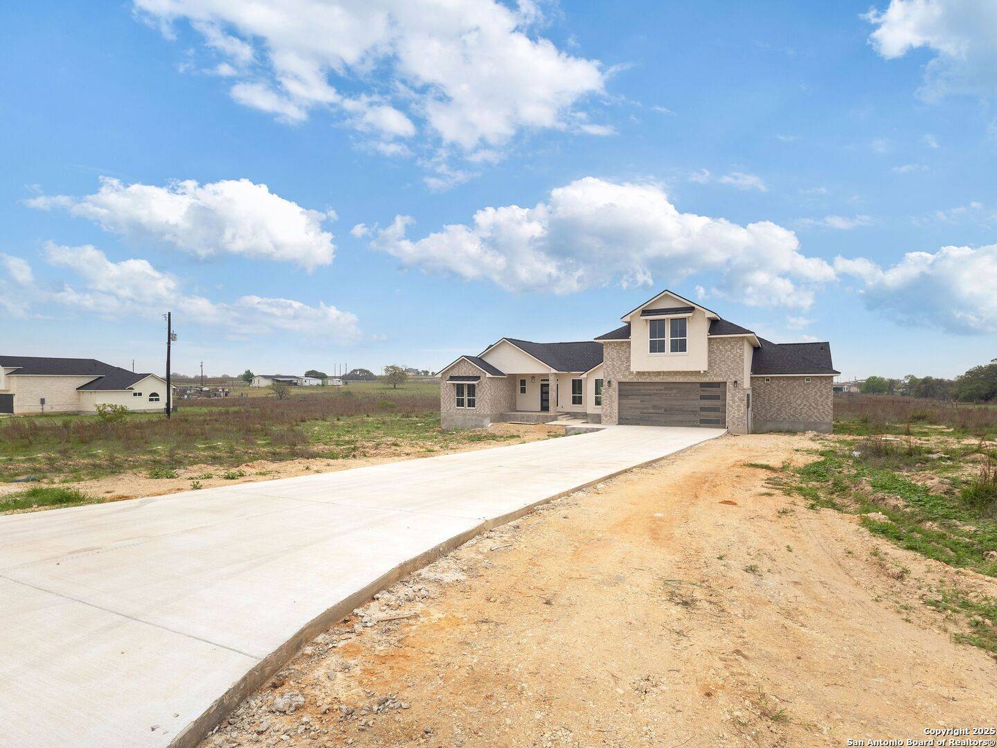 La Vernia, TX 78121,197 LAKE VIEW CIRCLE