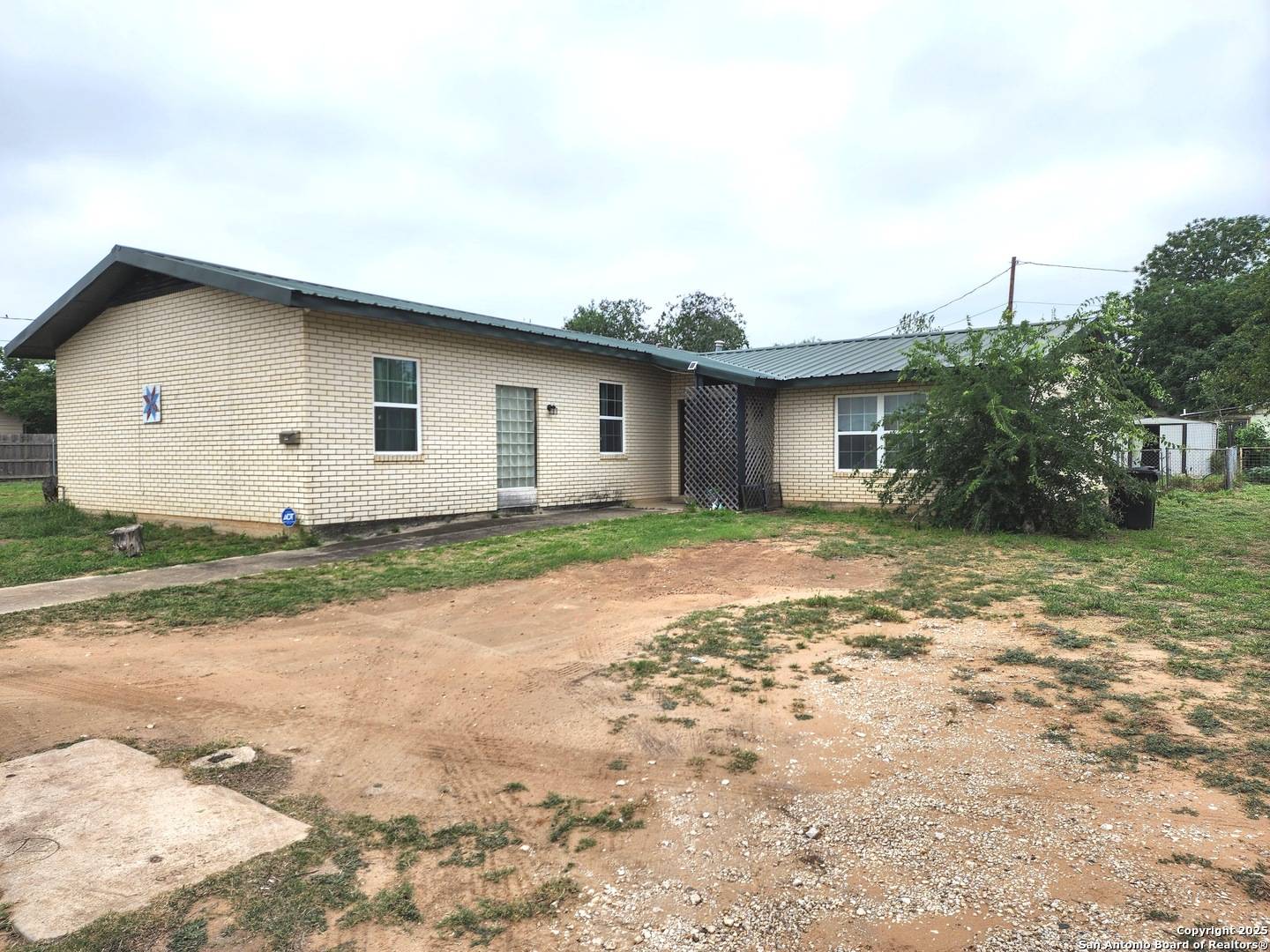 Carrizo Springs, TX 78834,610 9th