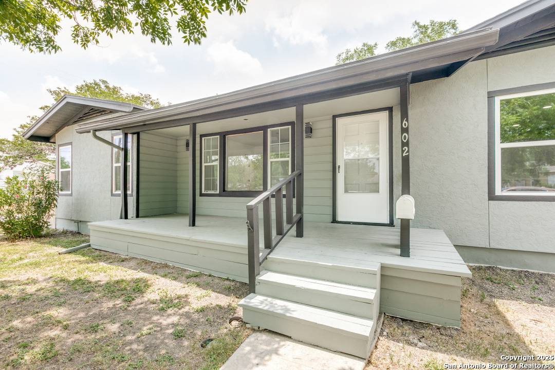 San Antonio, TX 78228,602 John Page