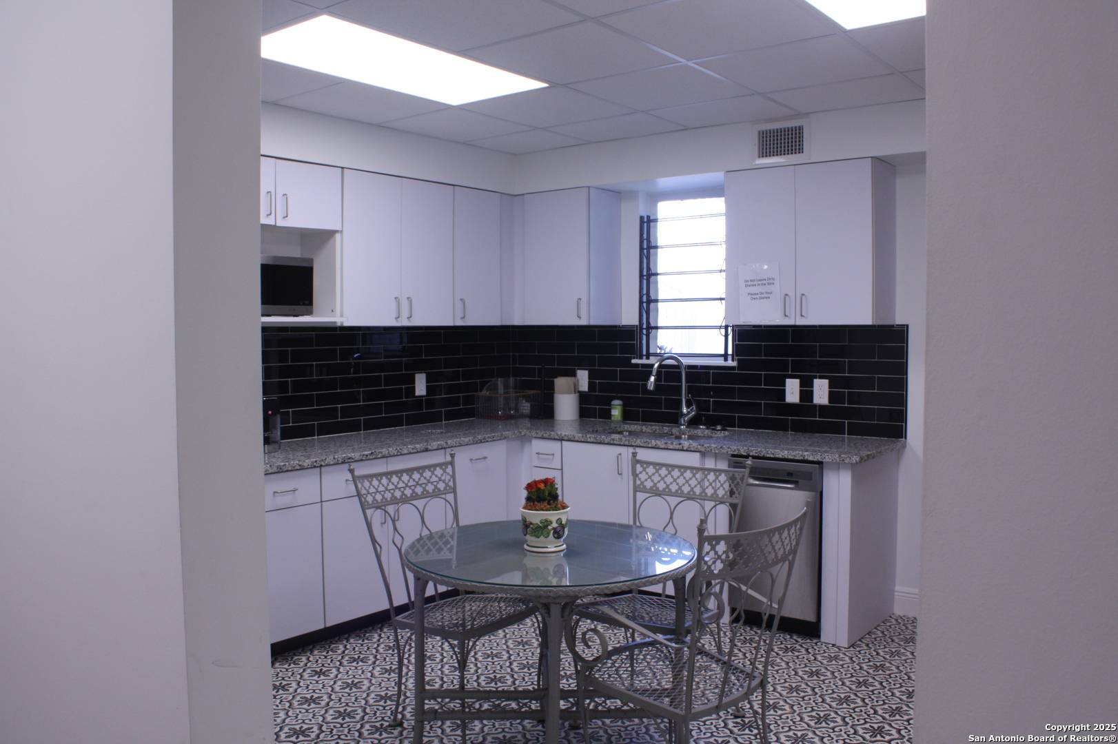 San Antonio, TX 78212,2621 North Main UNIT D