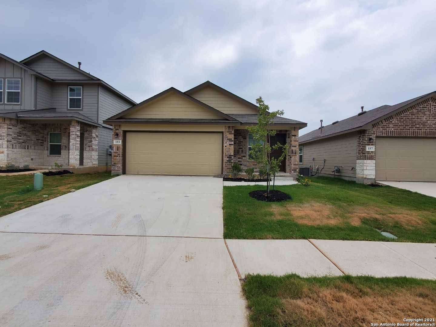 Floresville, TX 78114,153 Middle Green Loop
