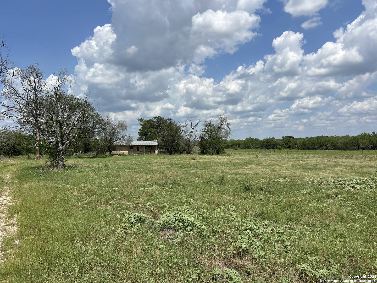 La Vernia, TX 78121-4245,1626 FM 1346