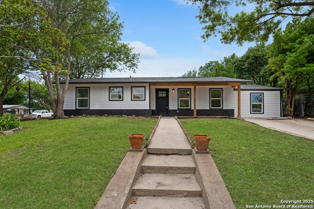 San Antonio, TX 78227,102 Westknoll