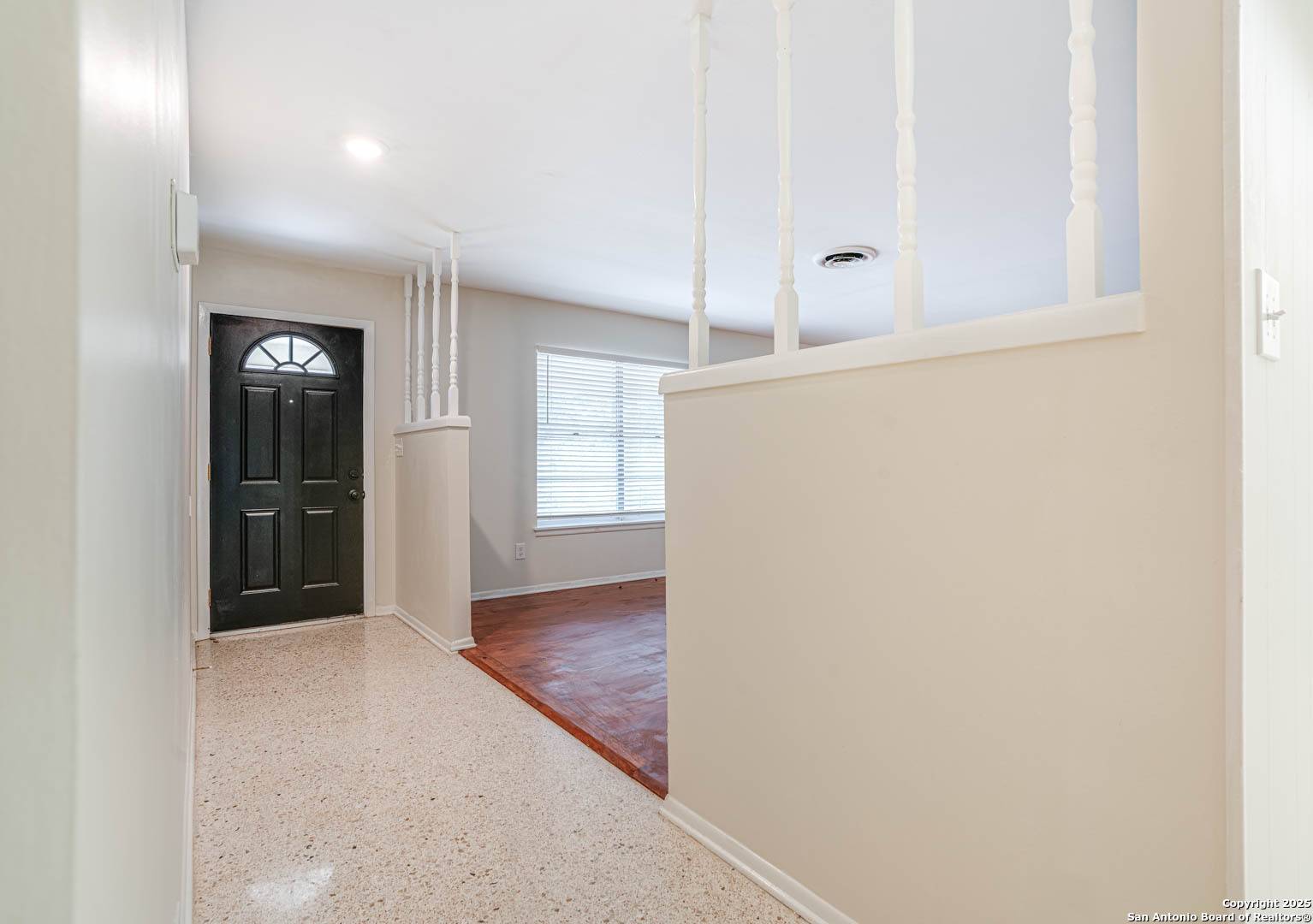 San Antonio, TX 78229,211 woodlake