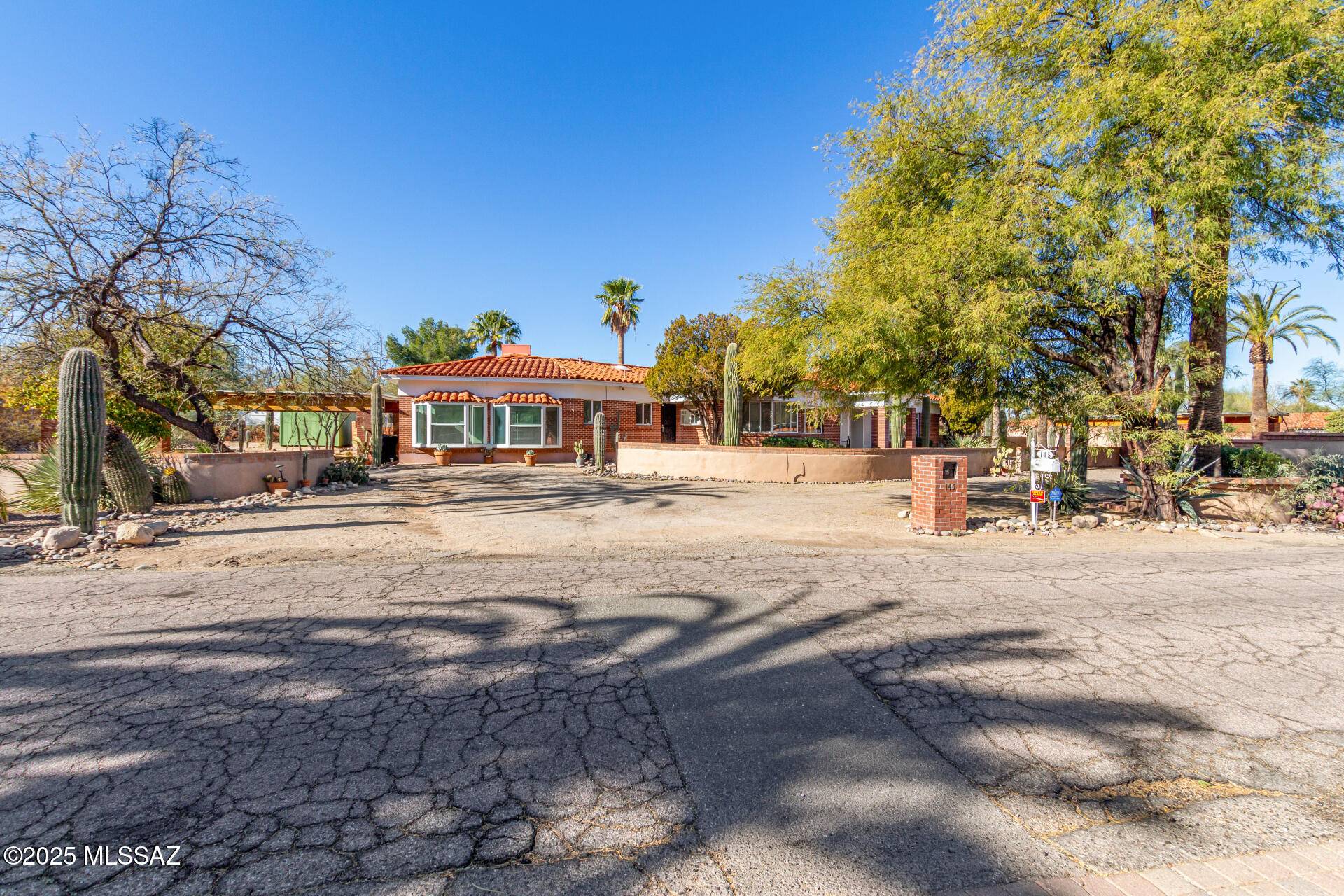 Tucson, AZ 85716,145 N Camino Miramonte