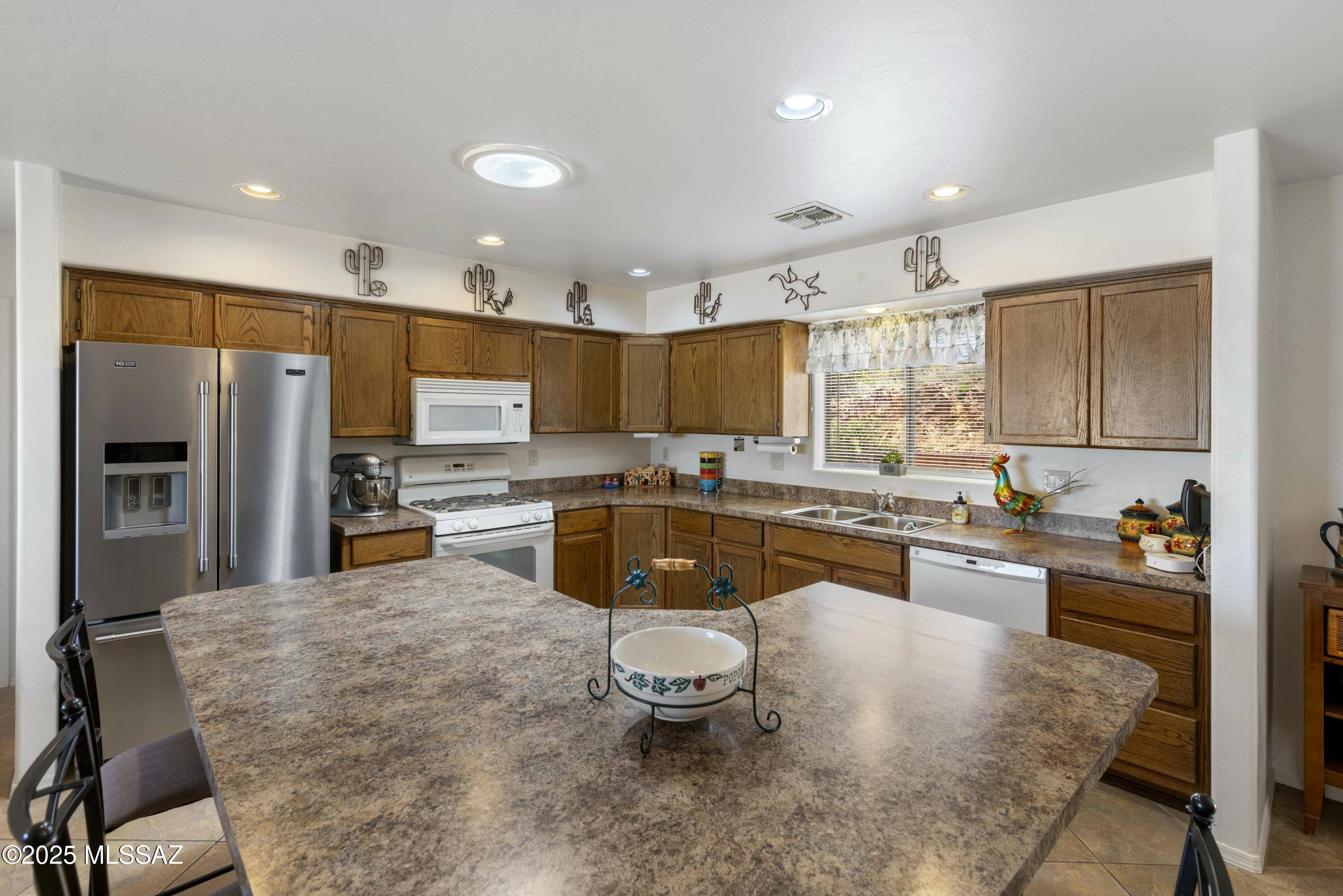 Oracle, AZ 85623,881 N Mountain View Drive