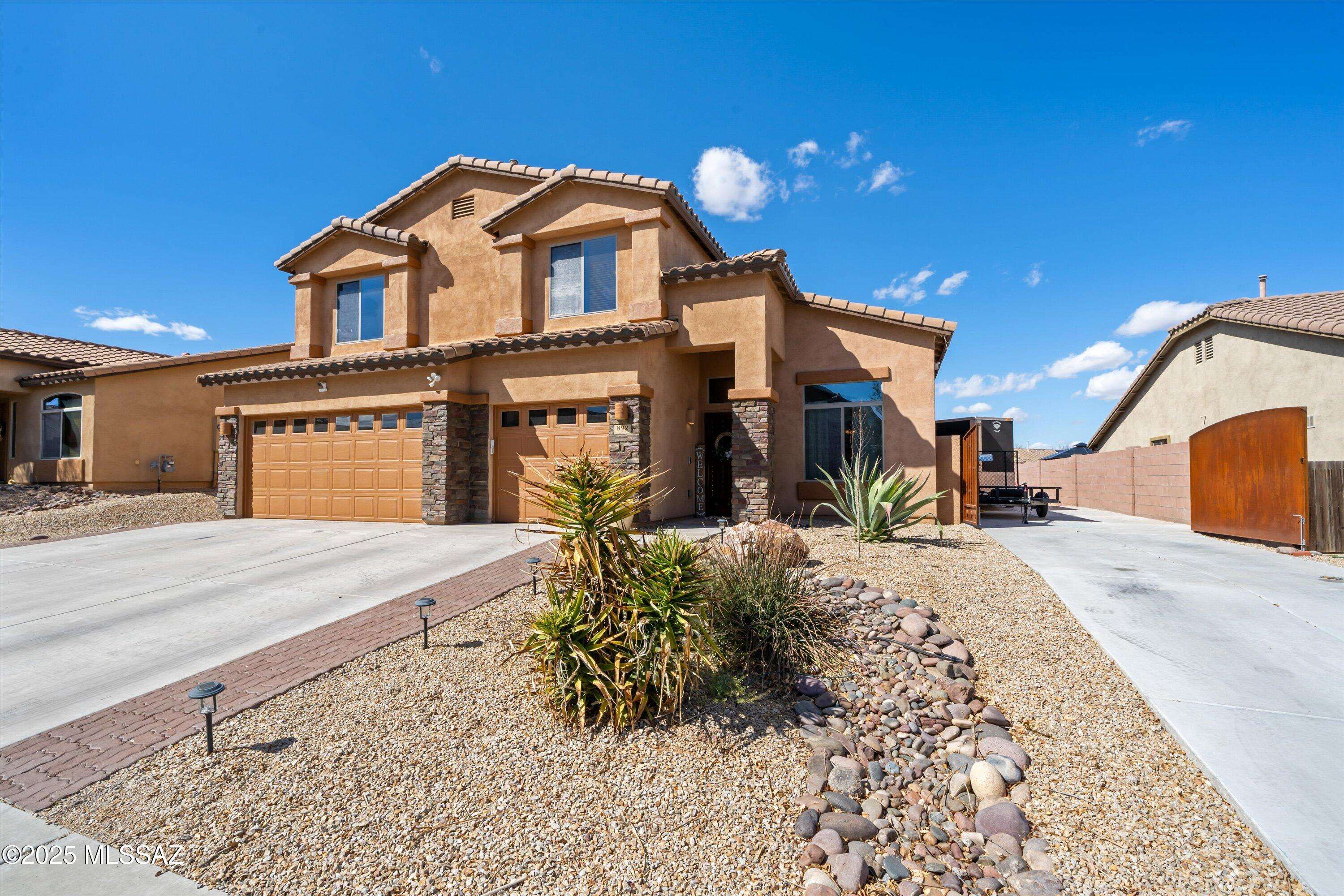 Sahuarita, AZ 85629,892 W Calle Barbitas