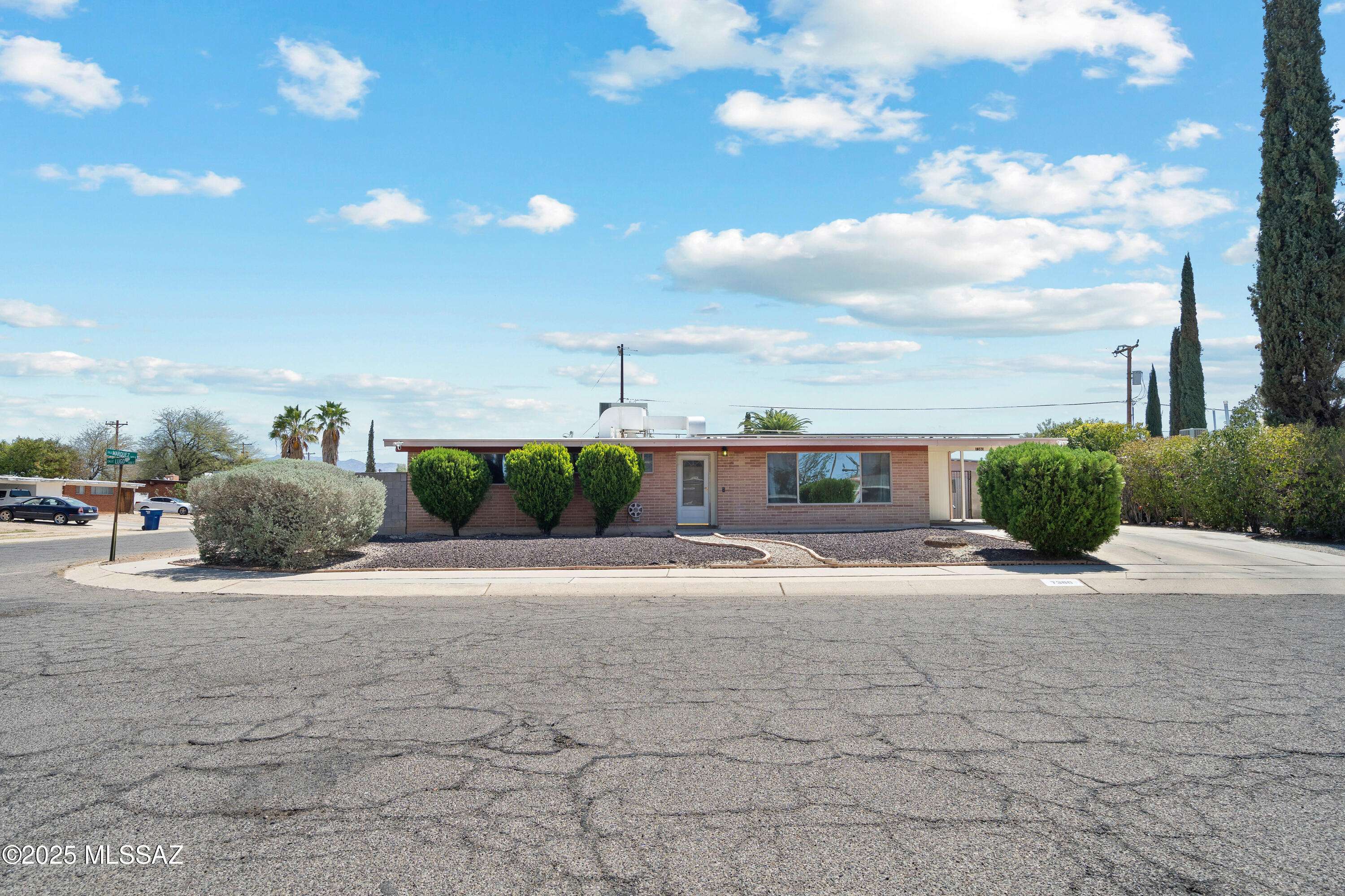 Tucson, AZ 85710