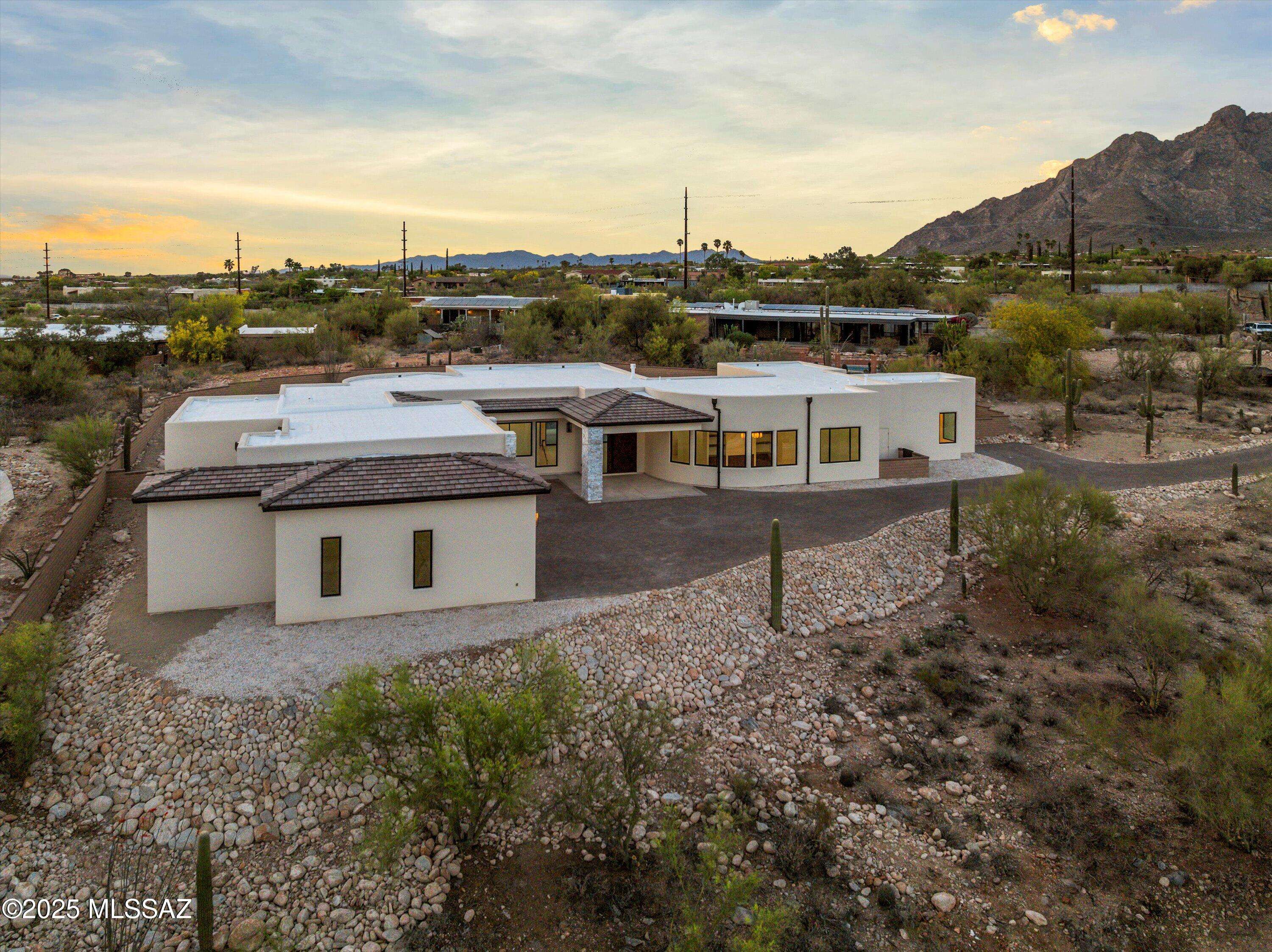 Tucson, AZ 85718,7137 N Thunderhead Drive
