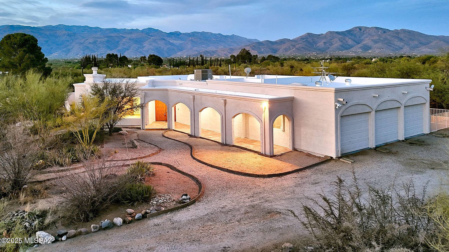 Tucson, AZ 85748,972 N Rancho Del Jefe Loop