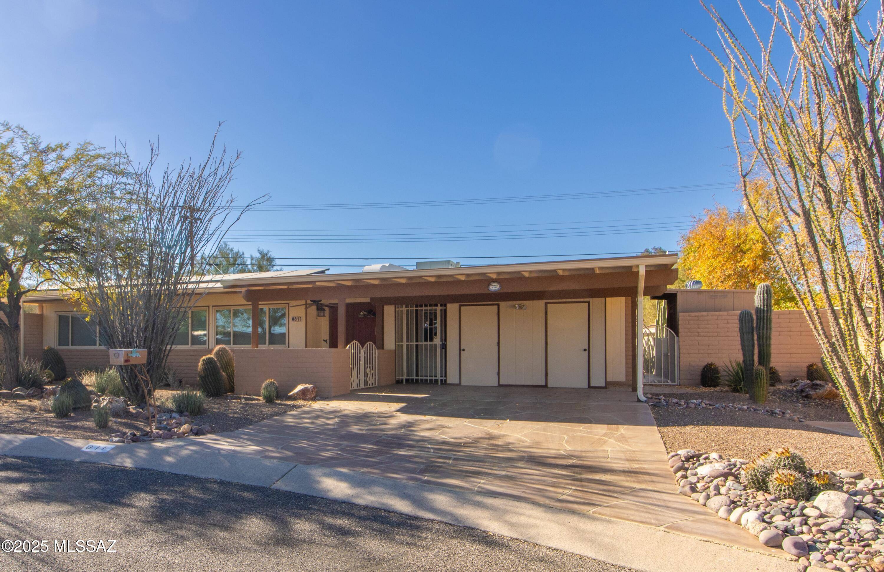 Tucson, AZ 85710,611 N Mann Avenue