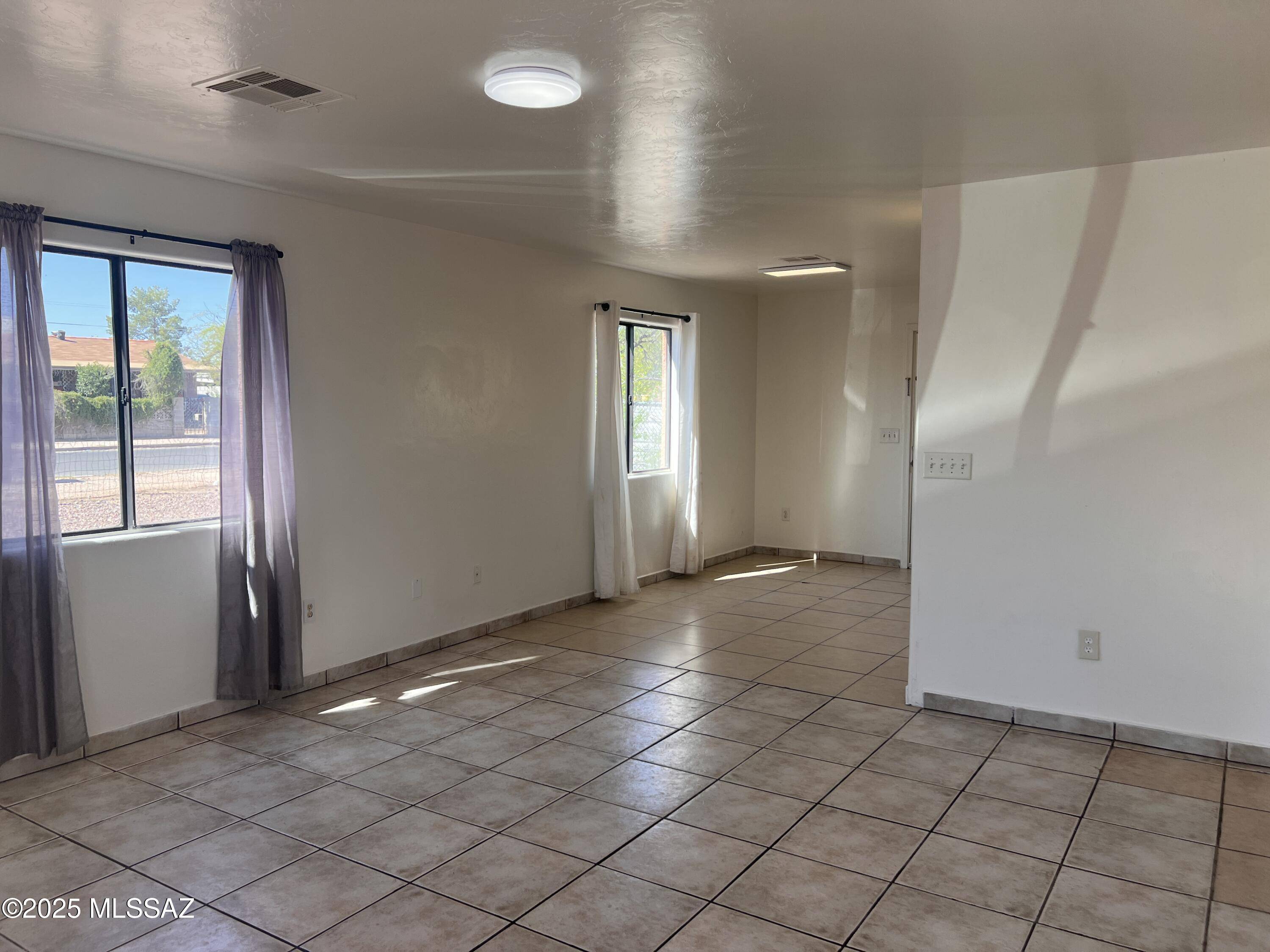 Tucson, AZ 85714,426 W Pennsylvania Drive #1