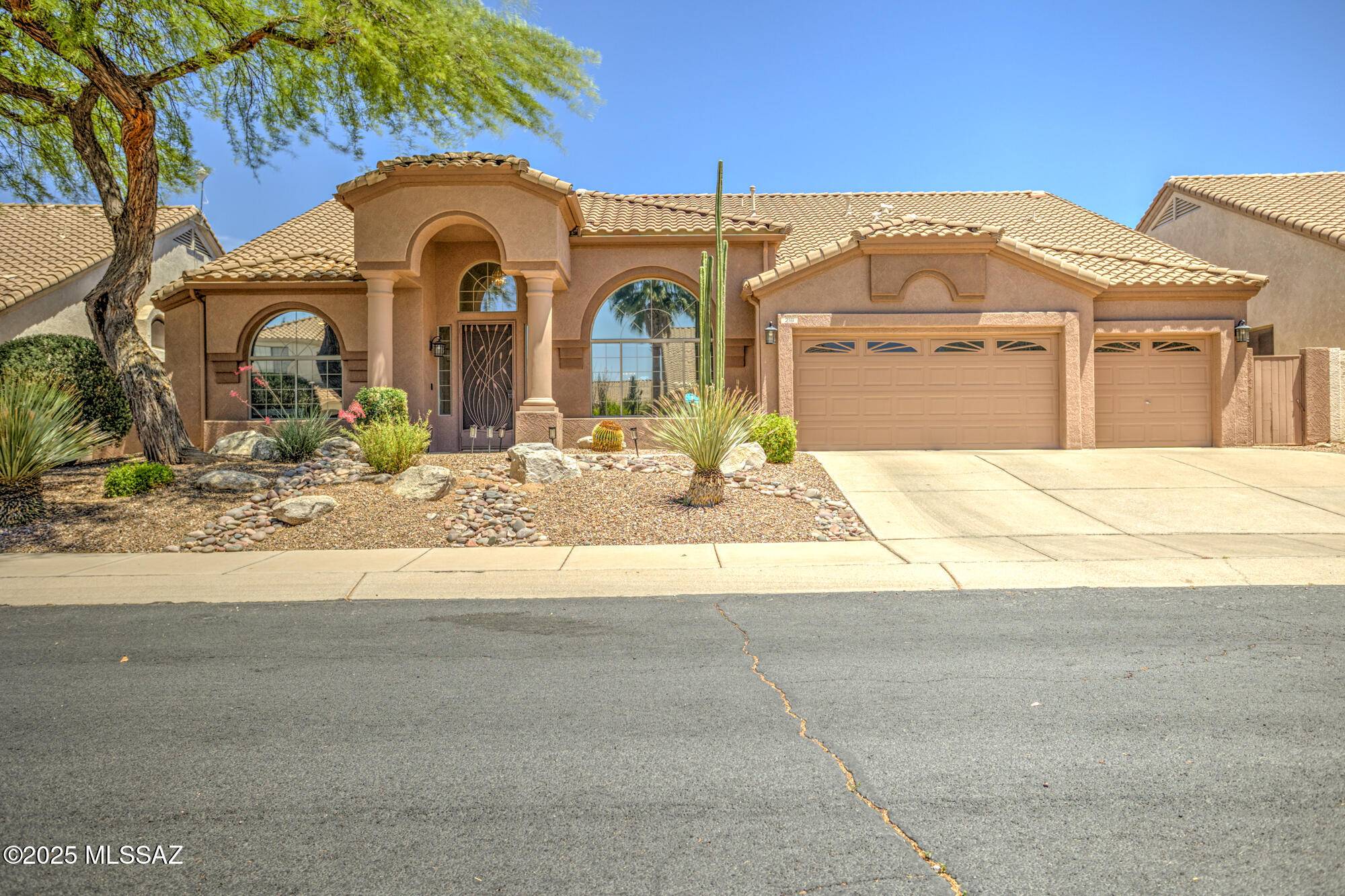 Oro Valley, AZ 85755,218 W Milbrae Springs Drive