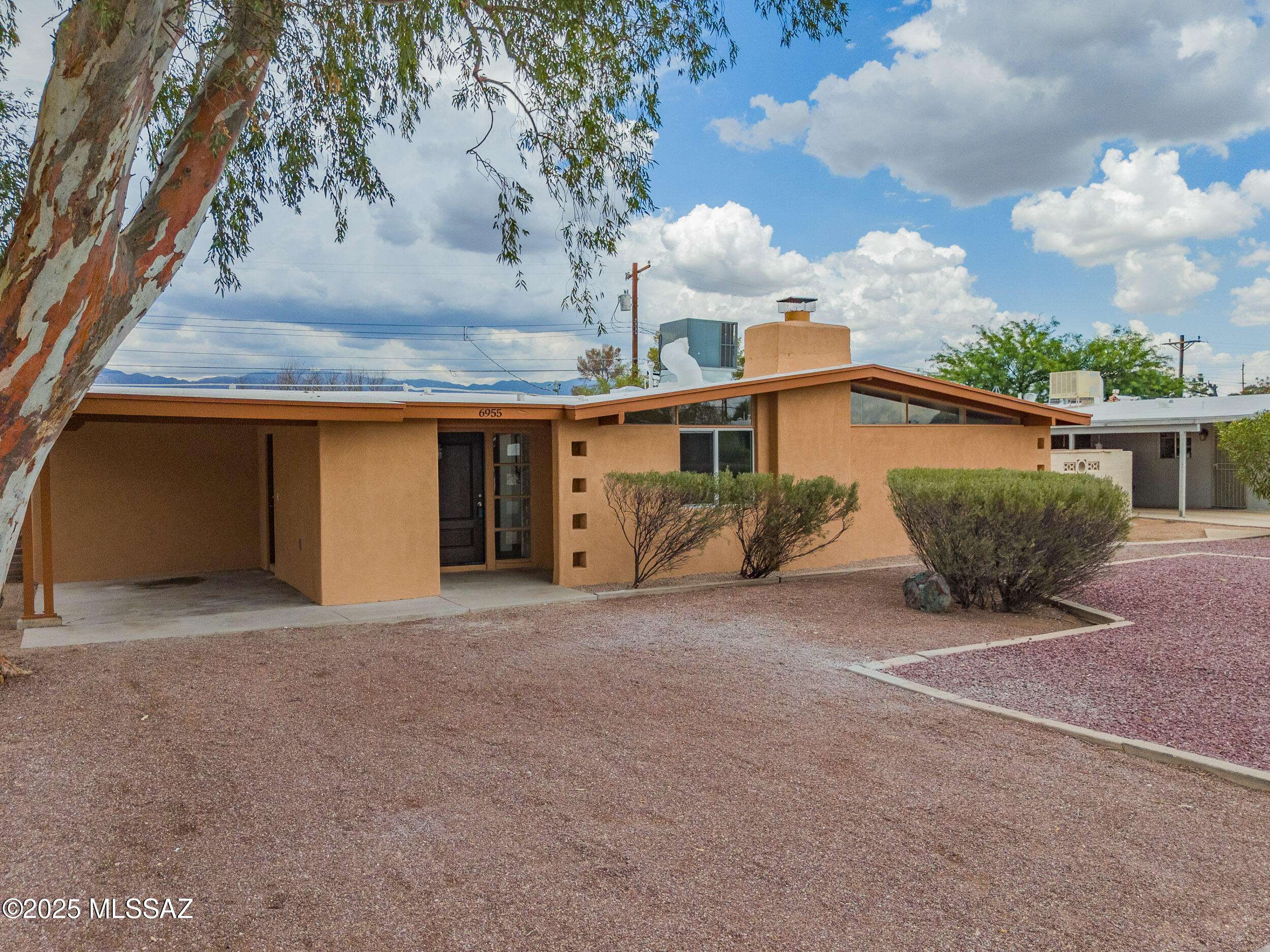Tucson, AZ 85710,6955 E Julia Street