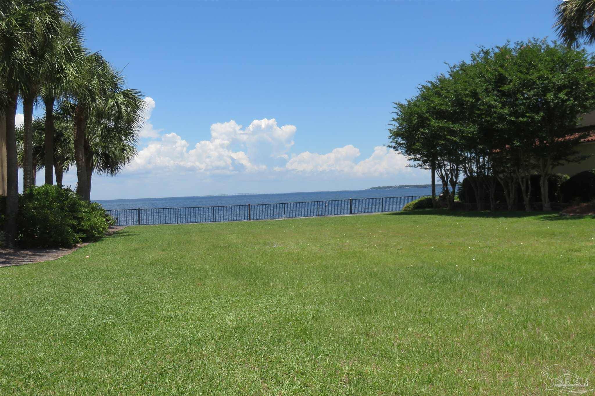 Gulf Breeze, FL 32561,28 Baybridge Dr