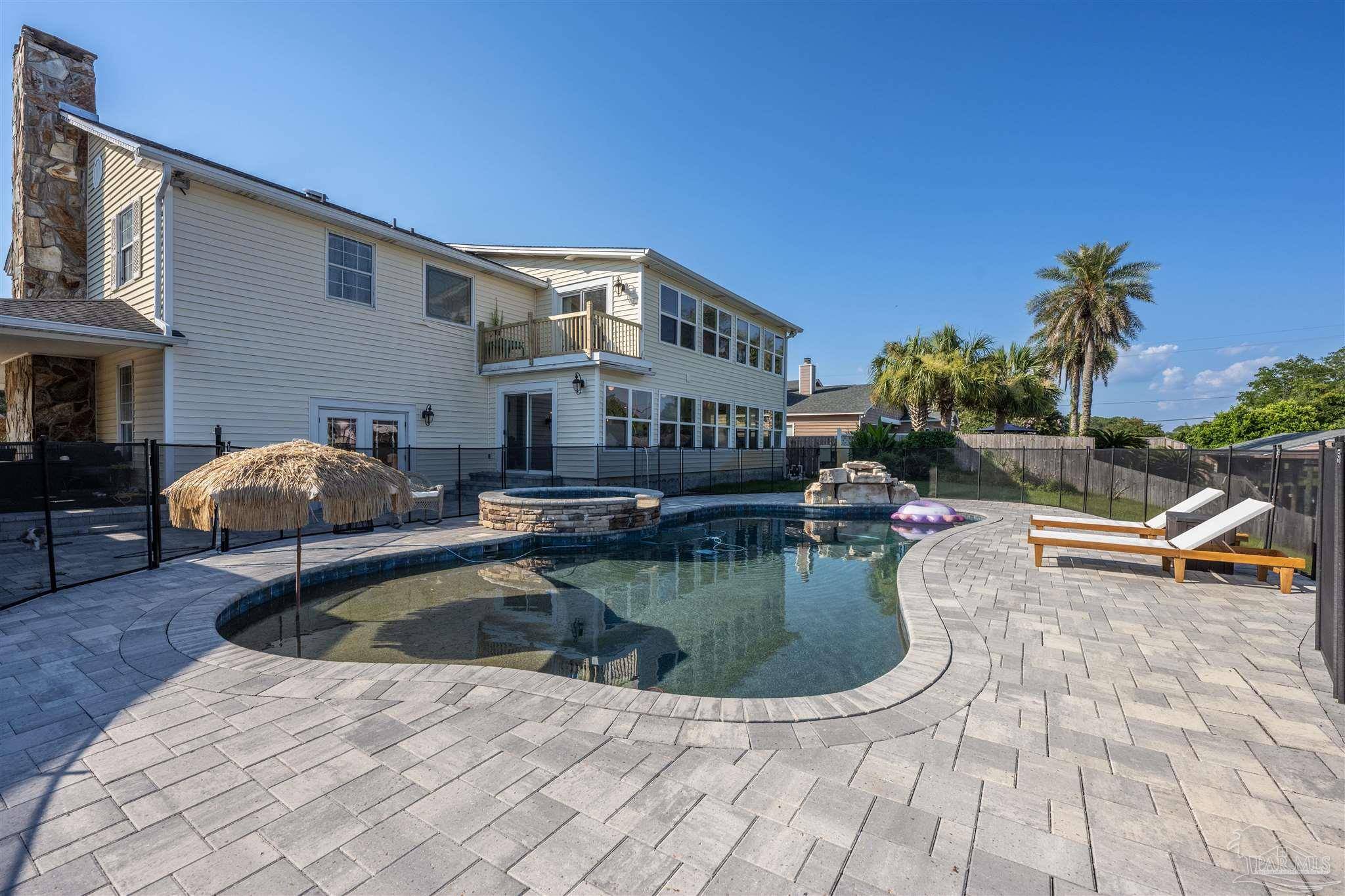 Gulf Breeze, FL 32563,976 Grand Canal St