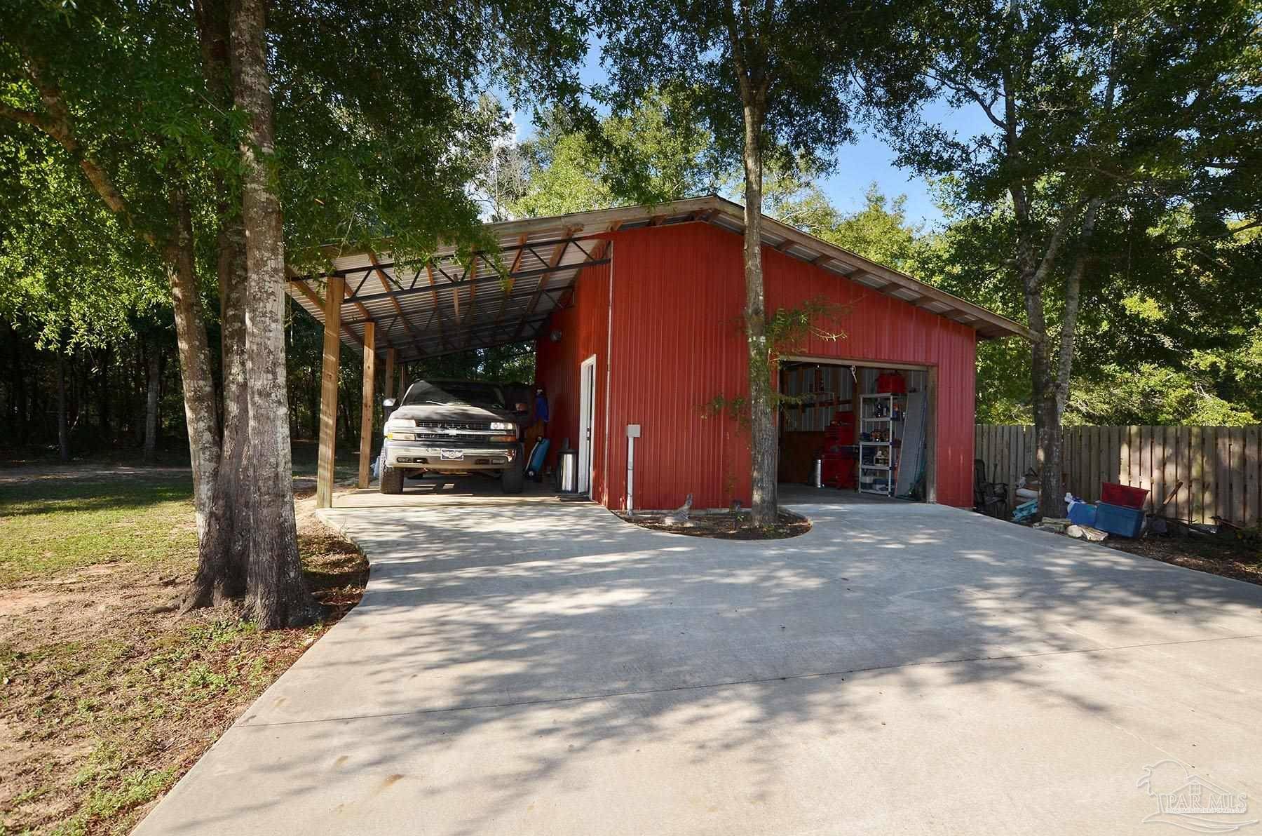 Pace, FL 32571,3136 Wallace Lake Rd