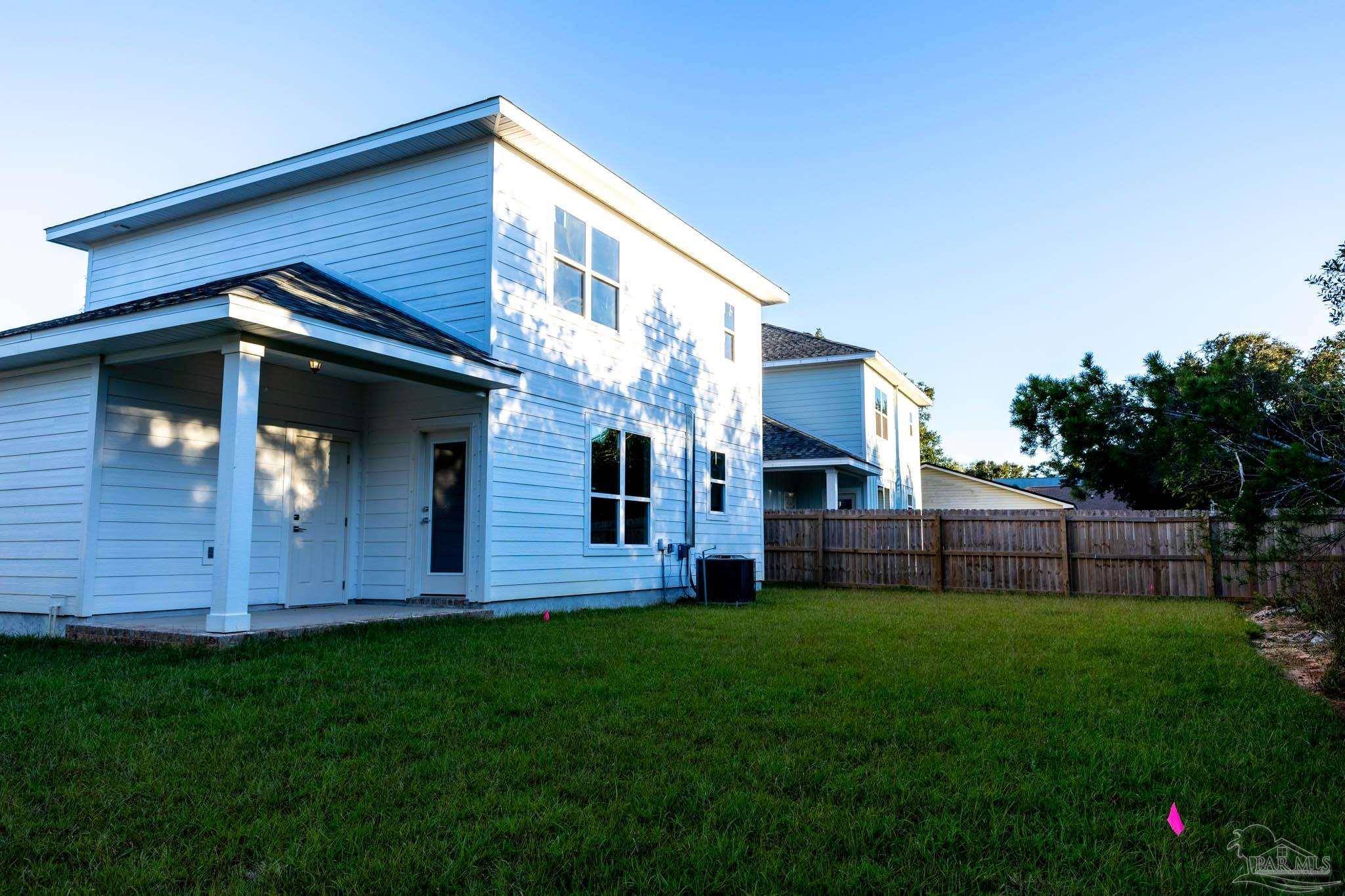 Pensacola, FL 32507,5713 Dune Ave