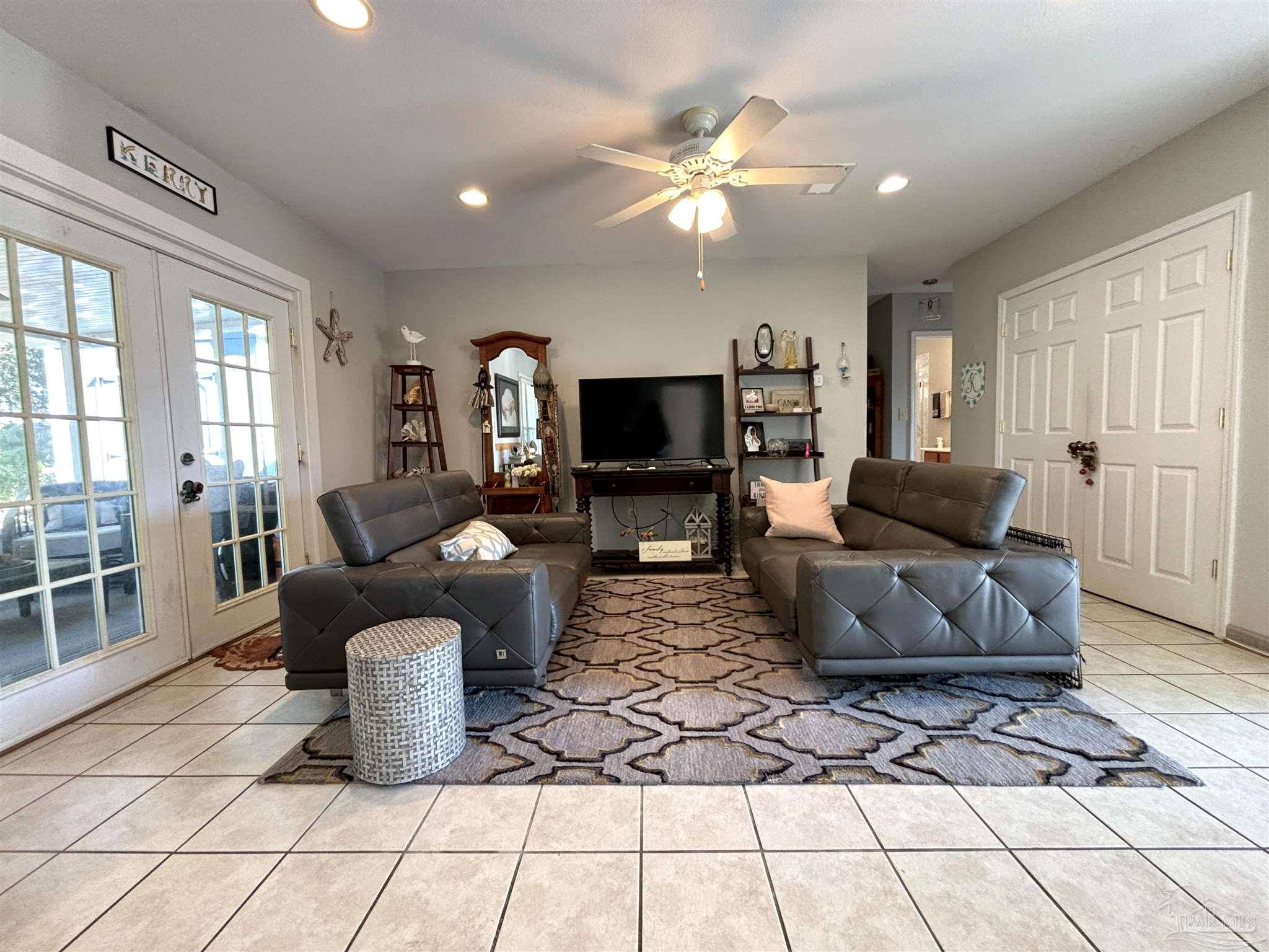 Gulf Breeze, FL 32563,3364 Circle Dr