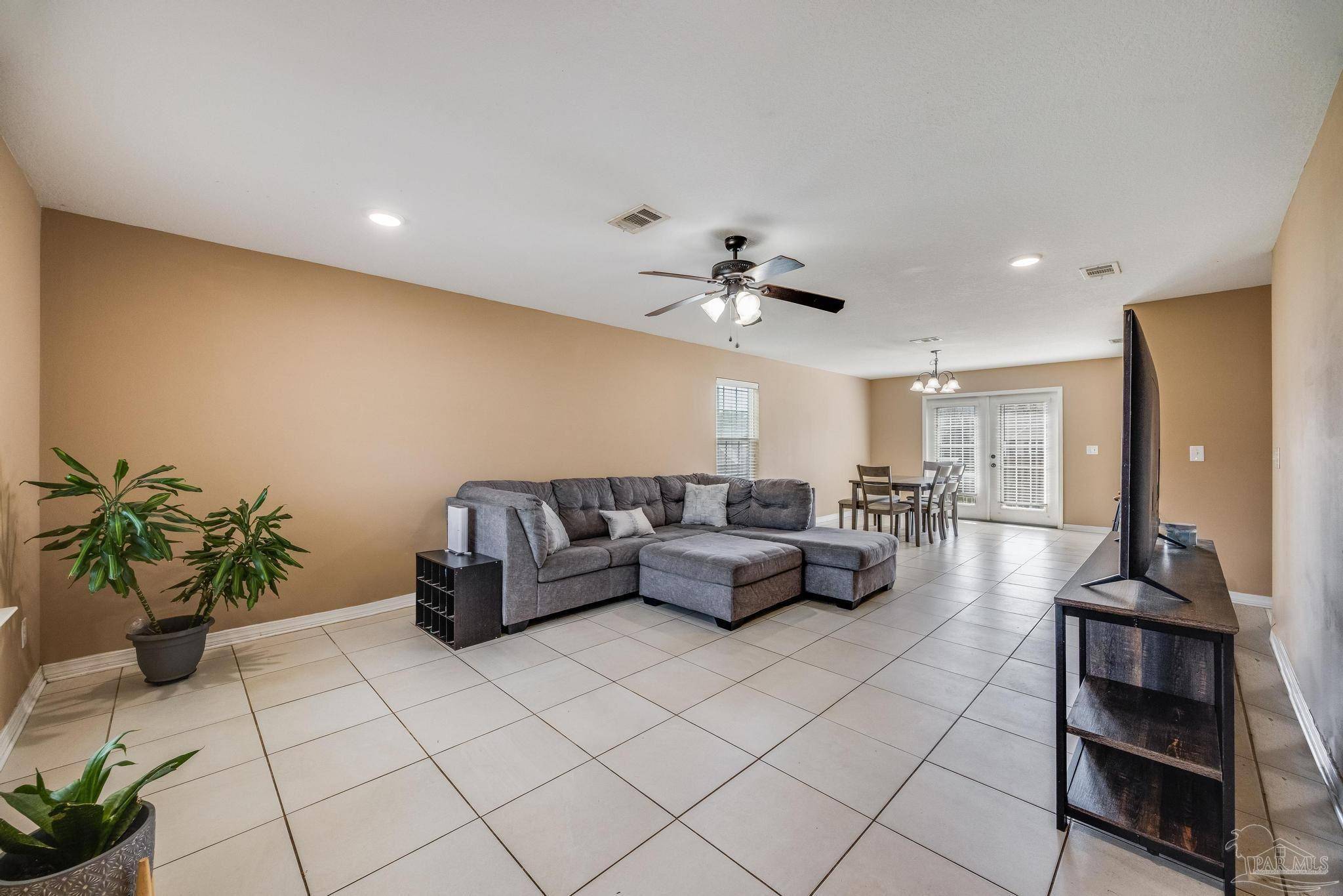 Crestview, FL 32539,499 Eisenhower Dr