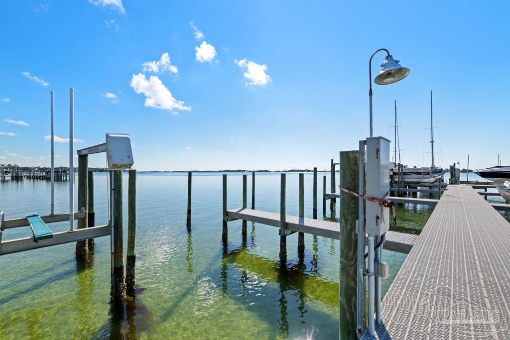 Mary Esther, FL 32569,1699 Us Hwy 98