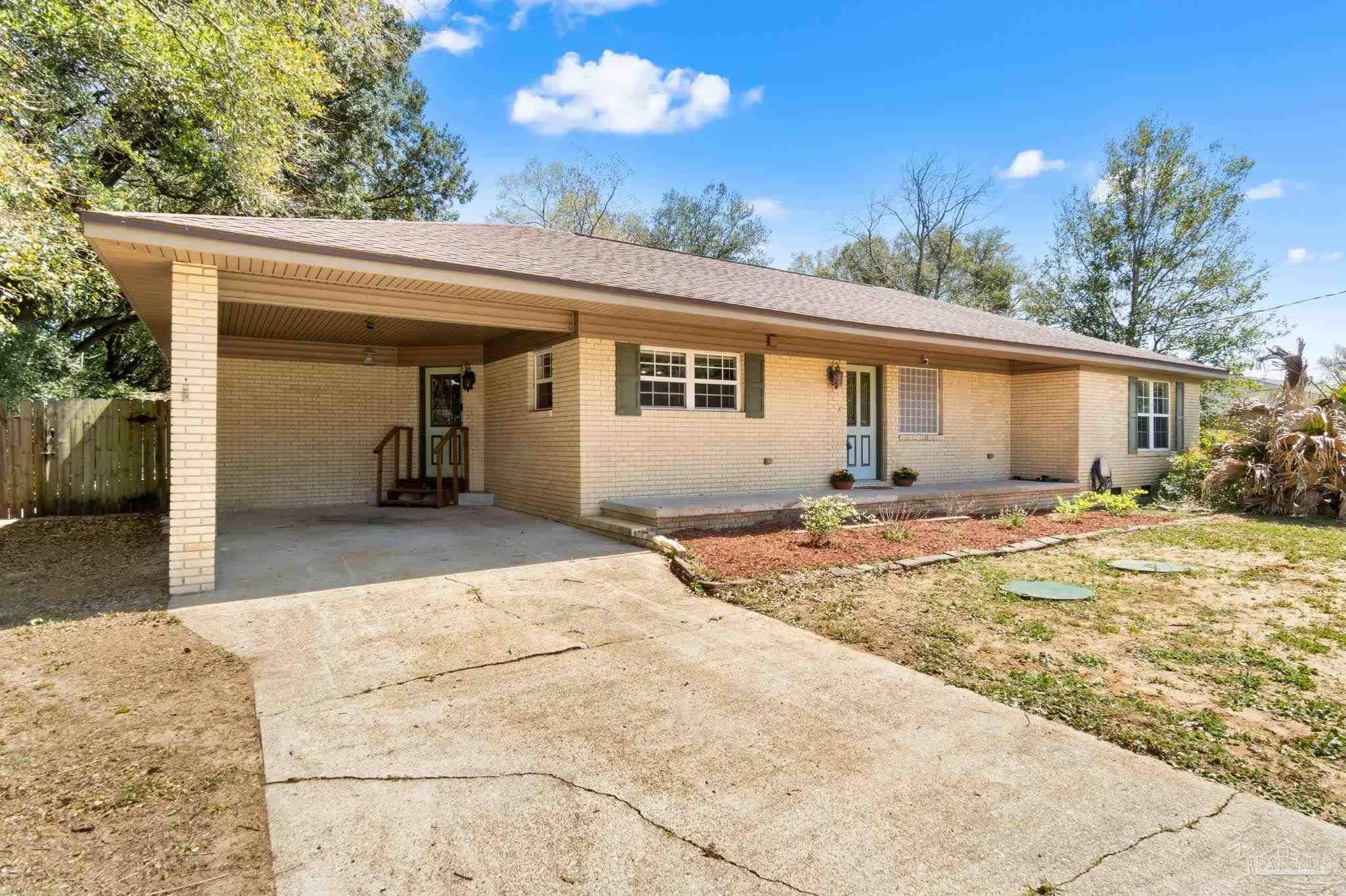 Pensacola, FL 32526,5914 Montgomery Ave