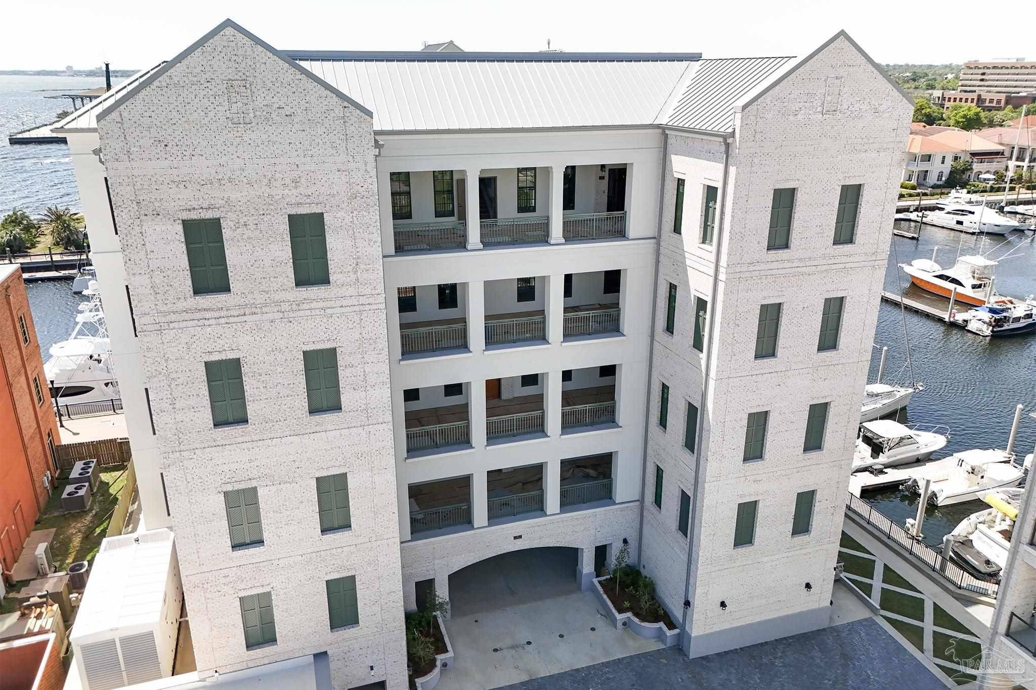 Pensacola, FL 32502,801 S Palafox St
