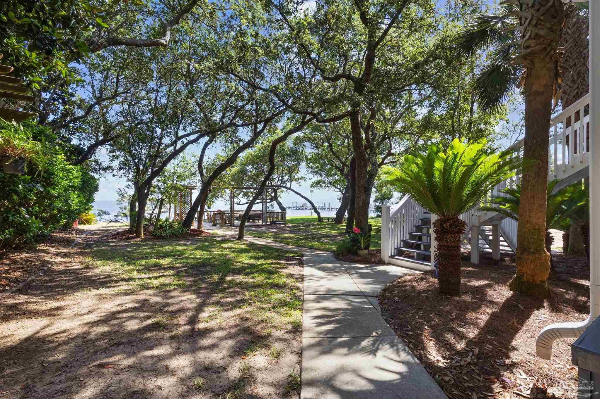 Gulf Breeze, FL 32563,5393 Soundside Dr