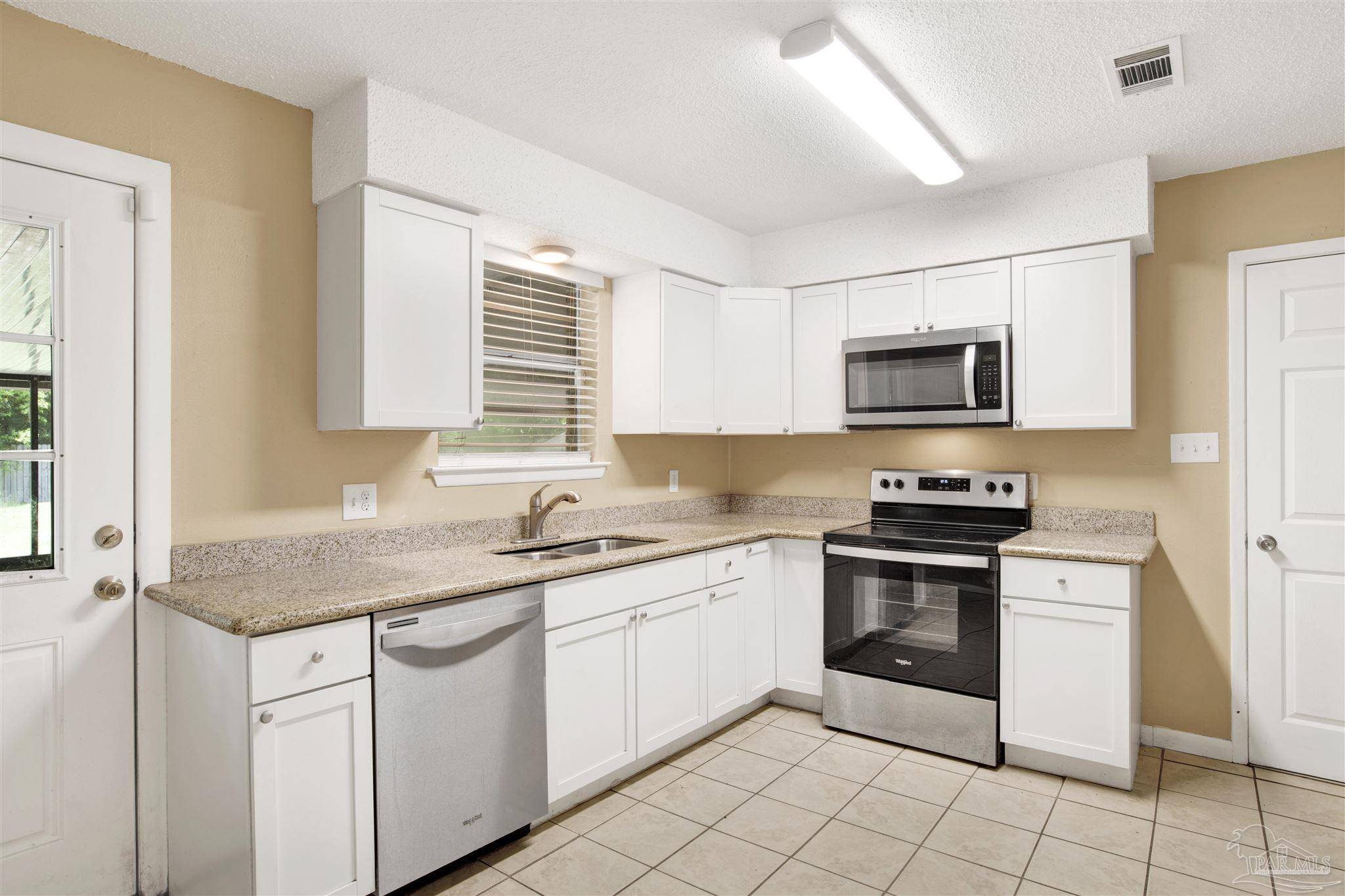 Pensacola, FL 32507,913 Bartow Ave