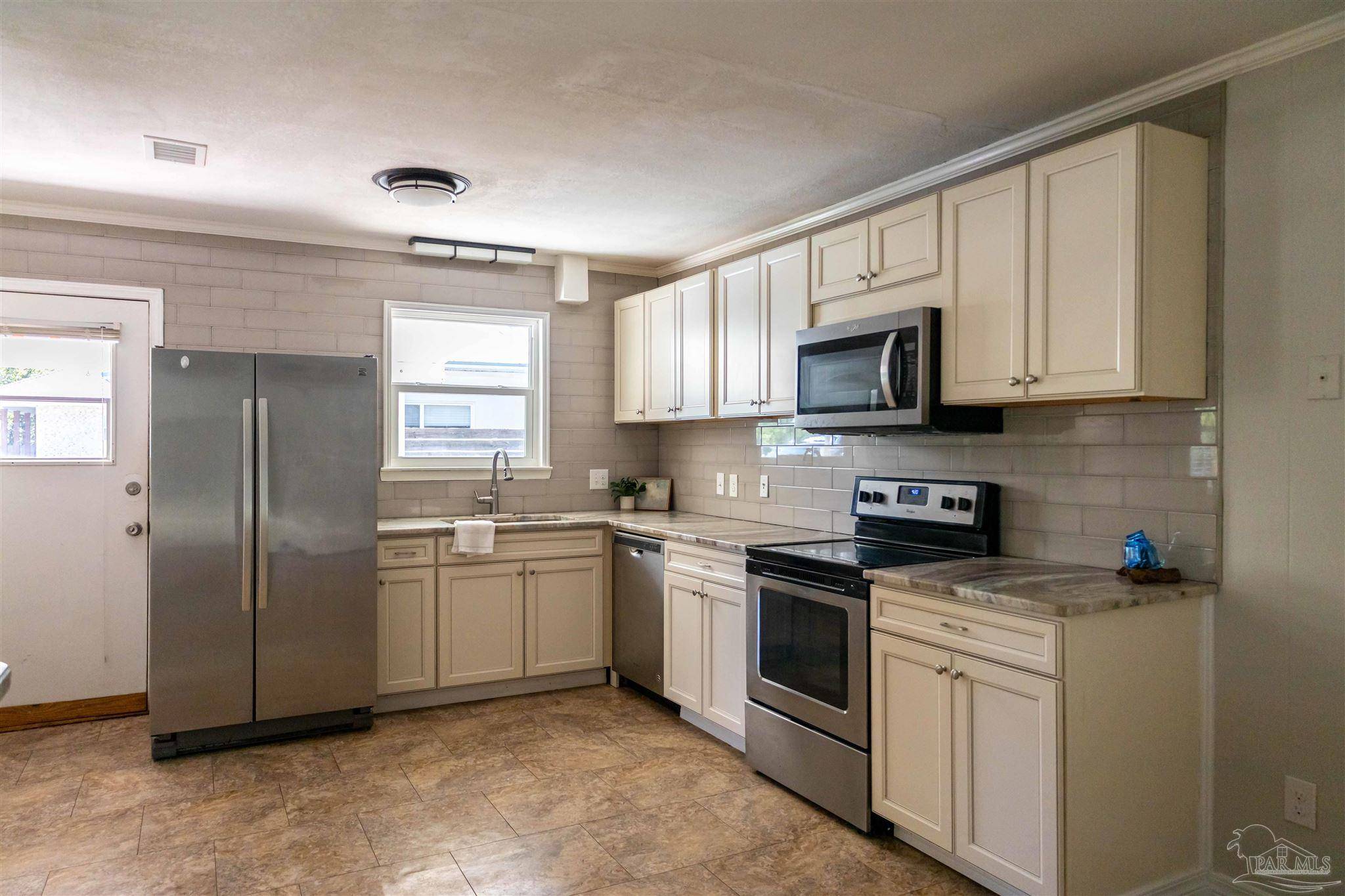 Gulf Breeze, FL 32561,306 Fairpoint Dr